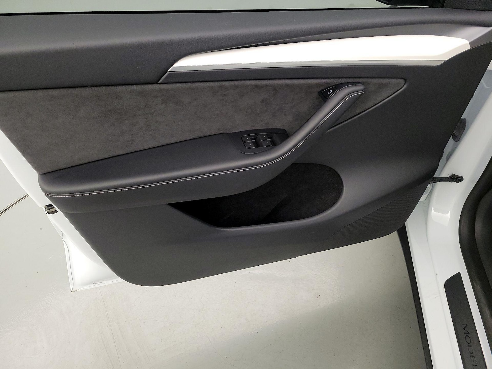 2023 Tesla Model Y Long Range - Photo 13