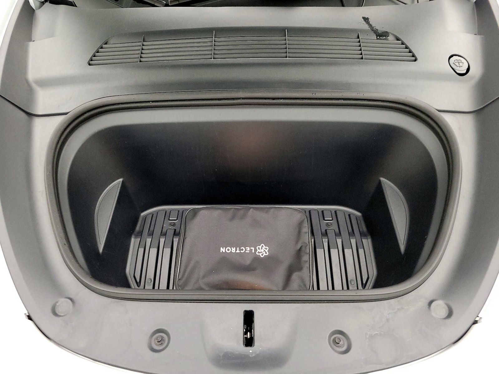 2023 Tesla Model Y Long Range - Photo 23