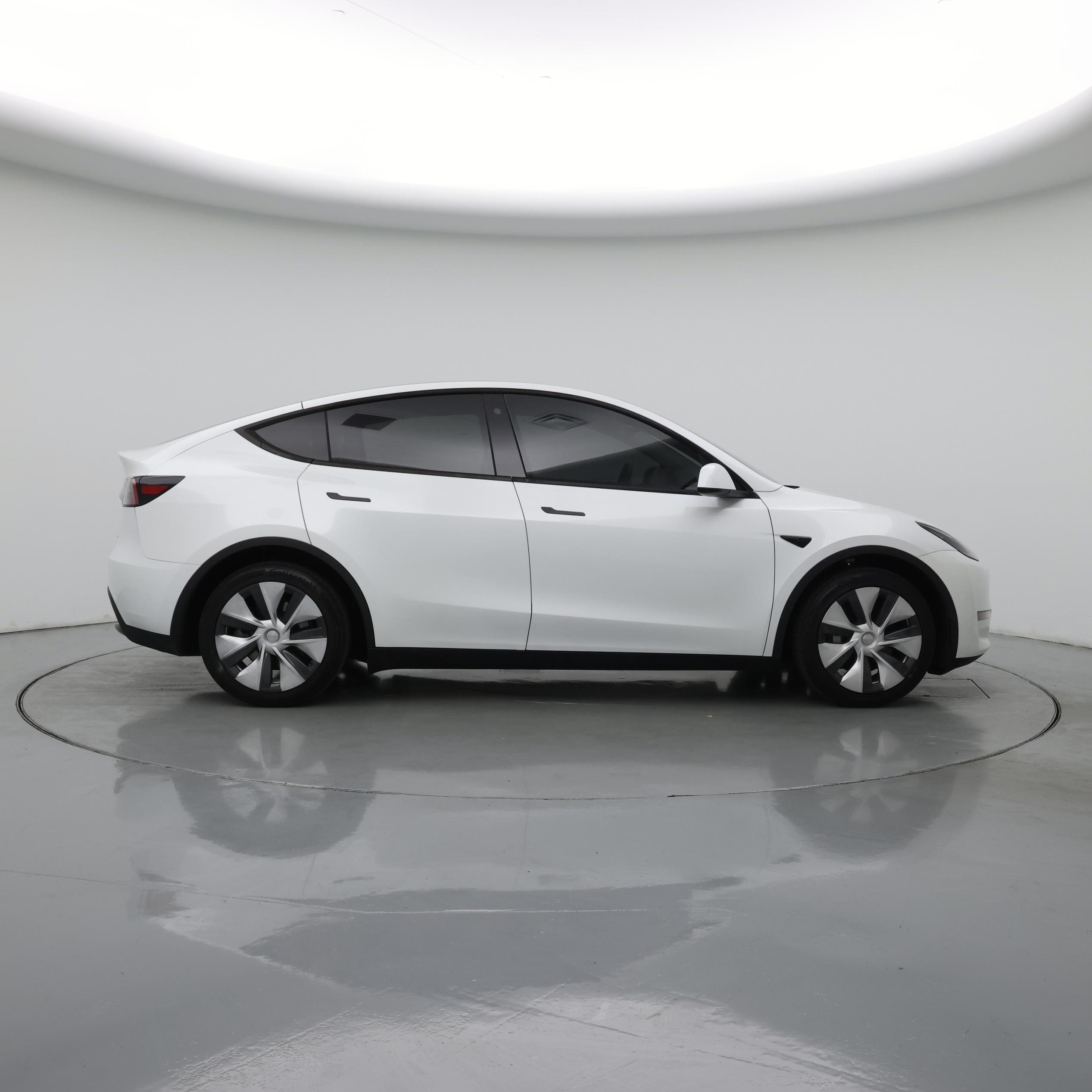 Thumbnail: 2023 Tesla Model Y - 7