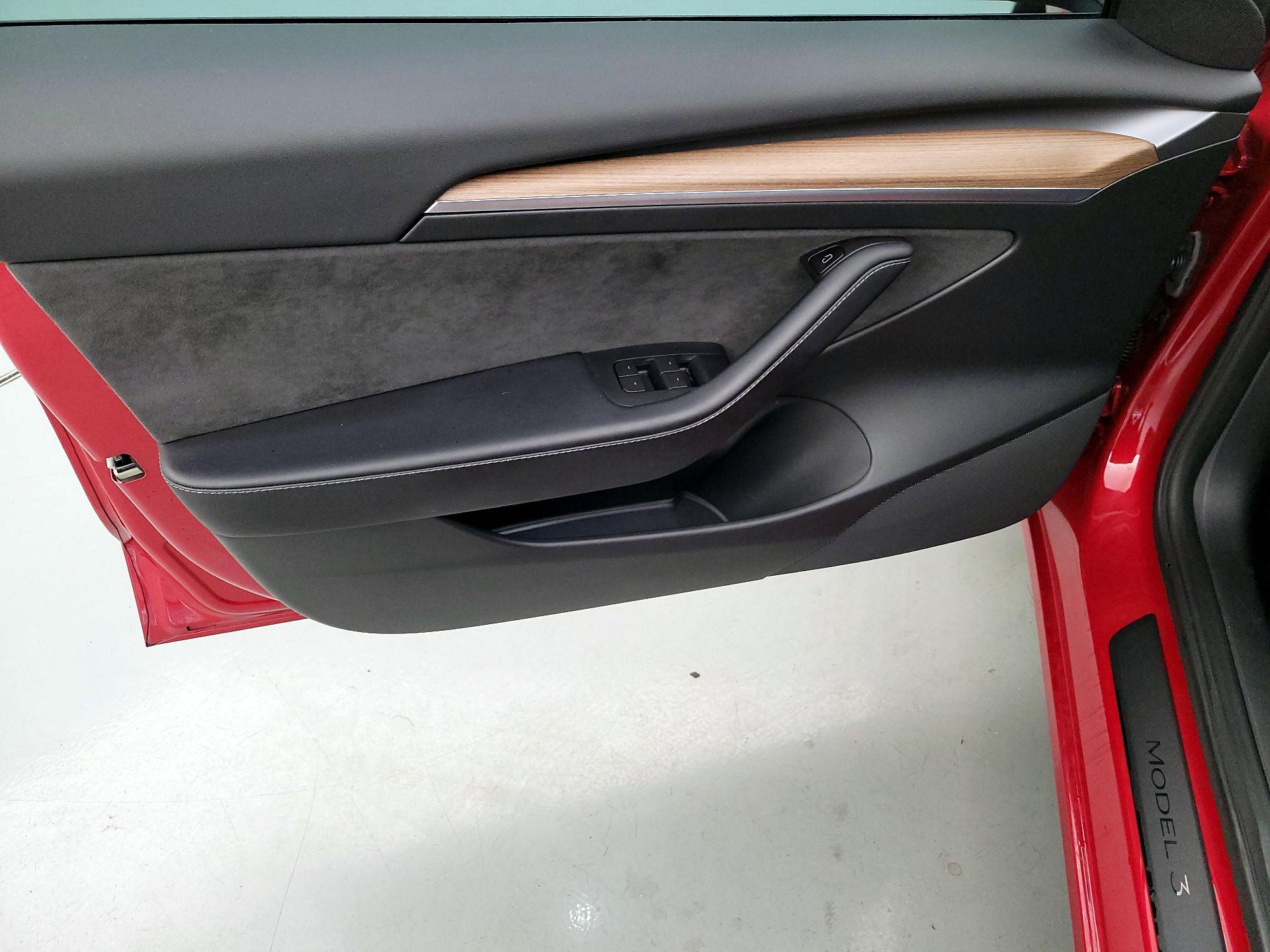 Thumbnail: 2022 Tesla Model 3 - 12