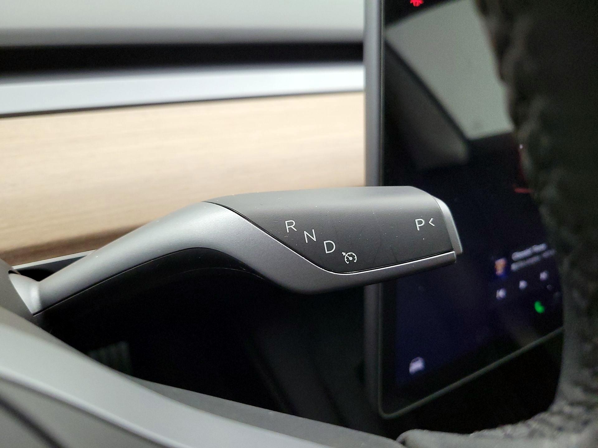 Thumbnail: 2022 Tesla Model 3 - 17