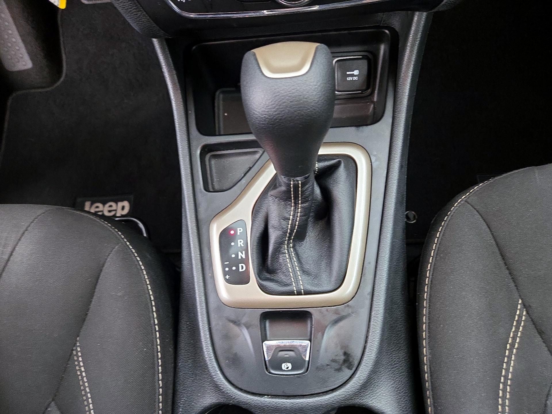 Thumbnail: 2015 Jeep Cherokee - 16