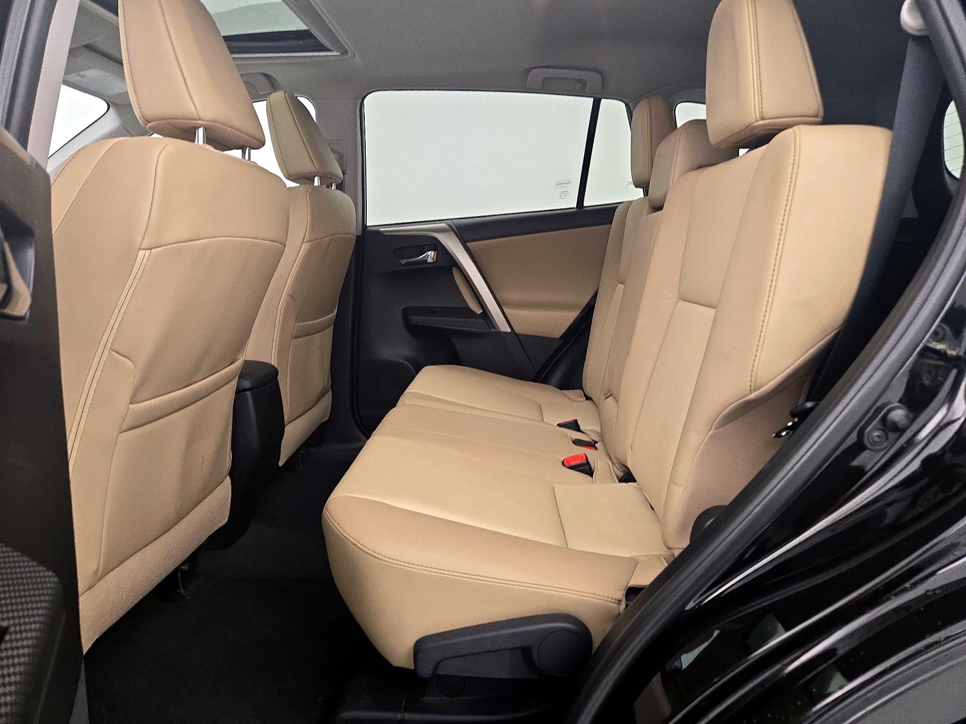 Thumbnail: 2015 Toyota RAV4 - 19