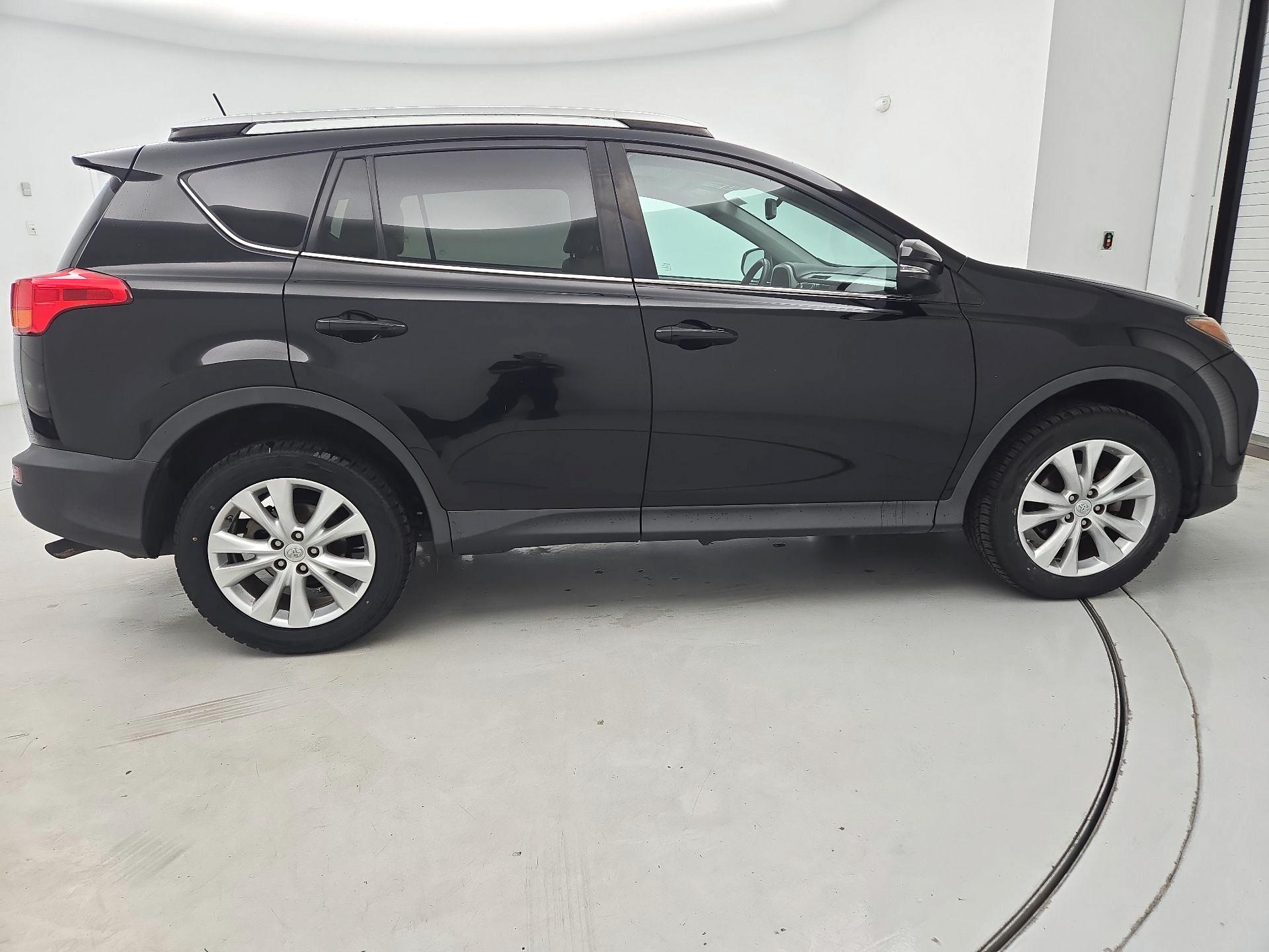 Thumbnail: 2015 Toyota RAV4 - 4