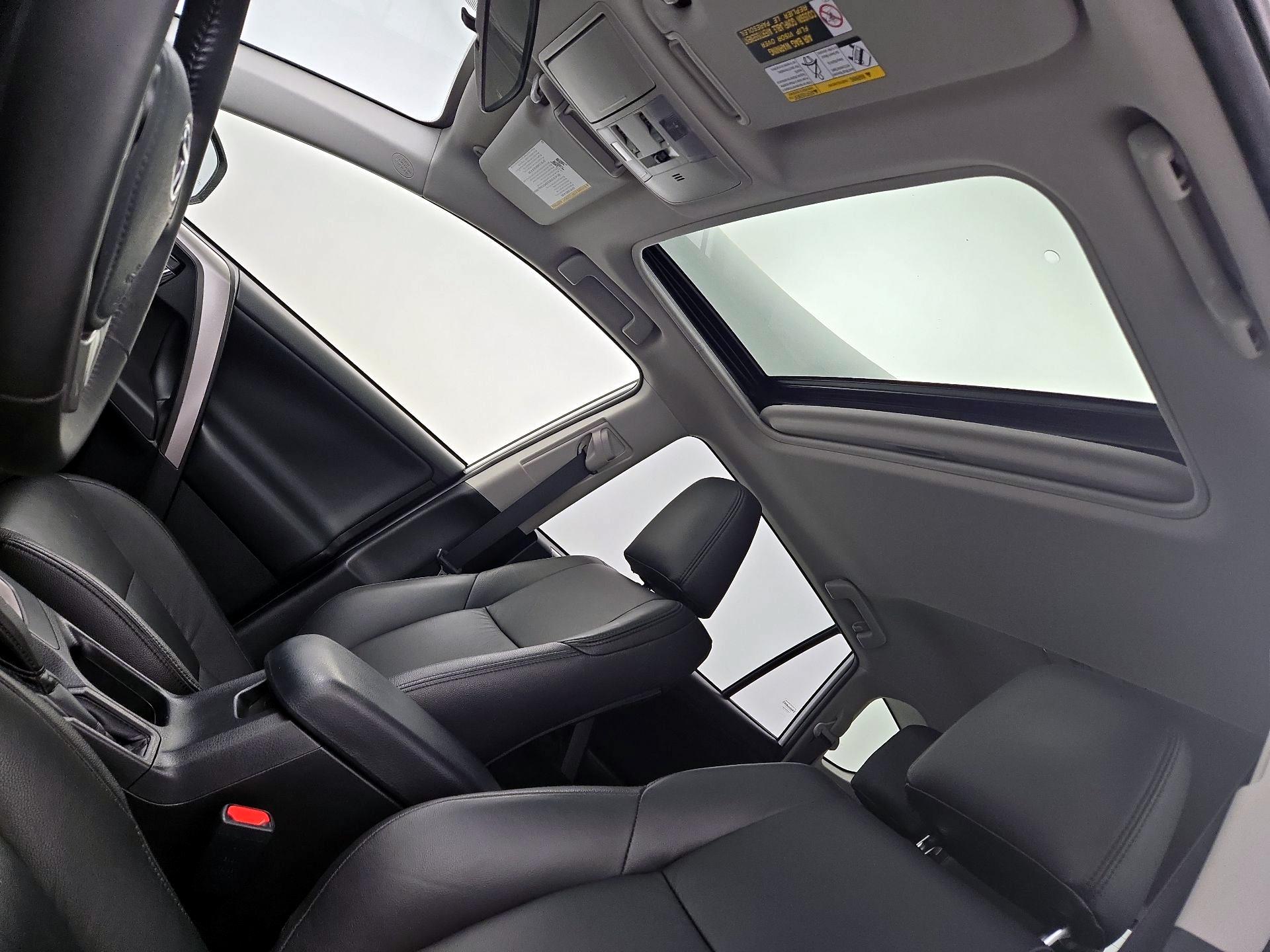 Thumbnail: 2018 Toyota RAV4 - 18
