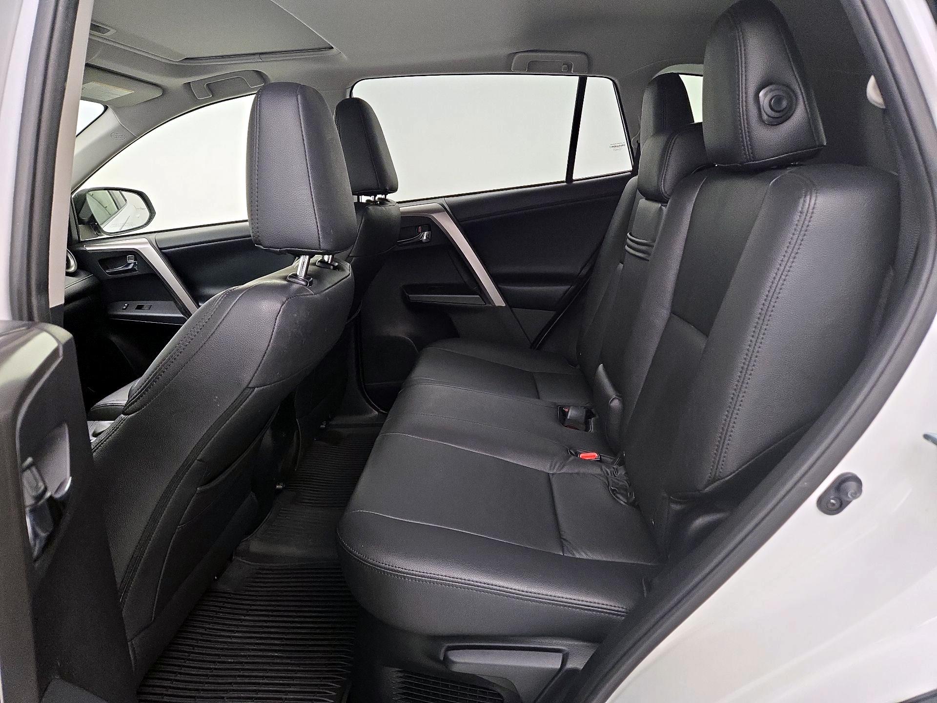 Thumbnail: 2018 Toyota RAV4 - 19