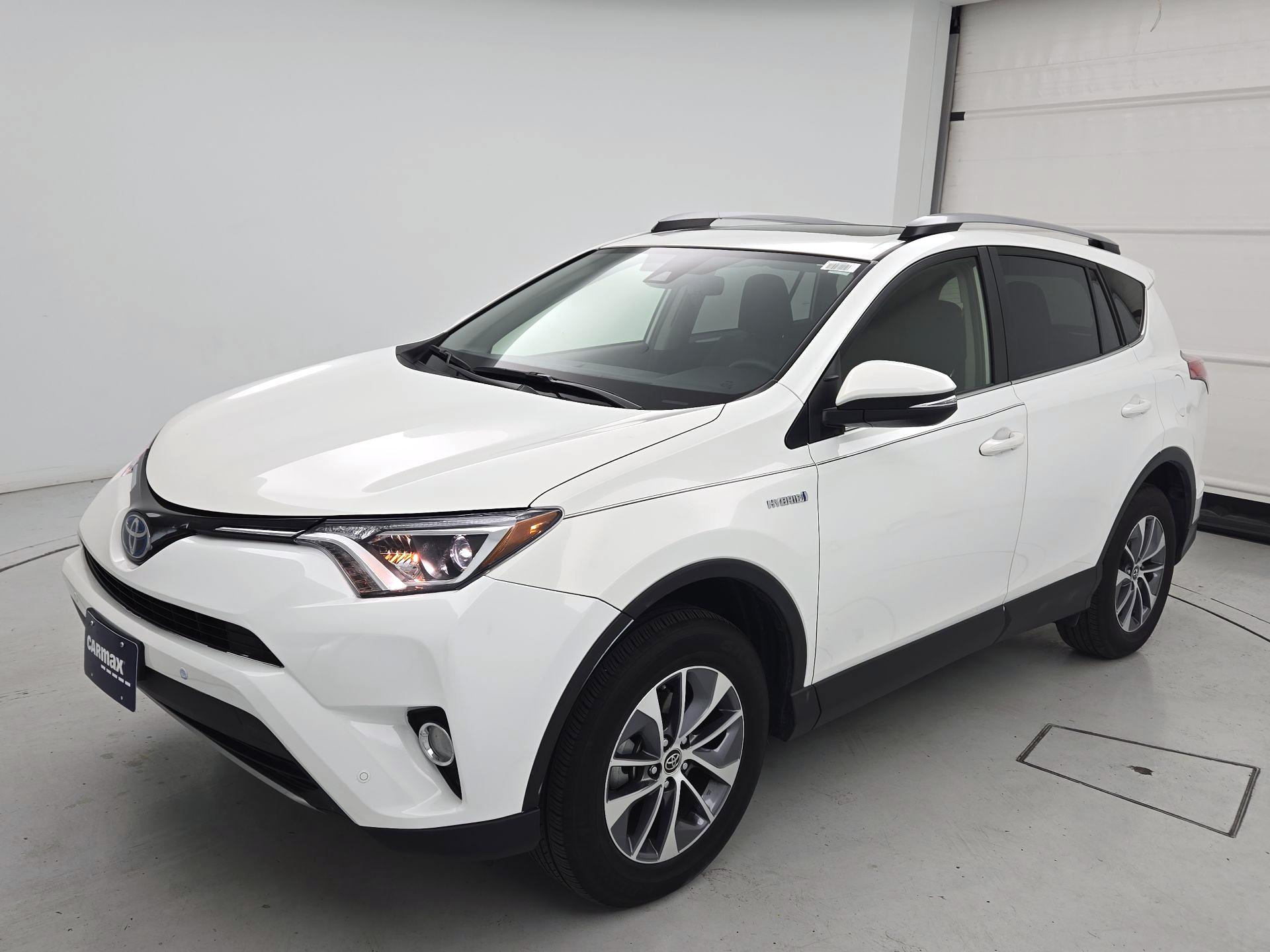 Thumbnail: 2018 Toyota RAV4 - 3