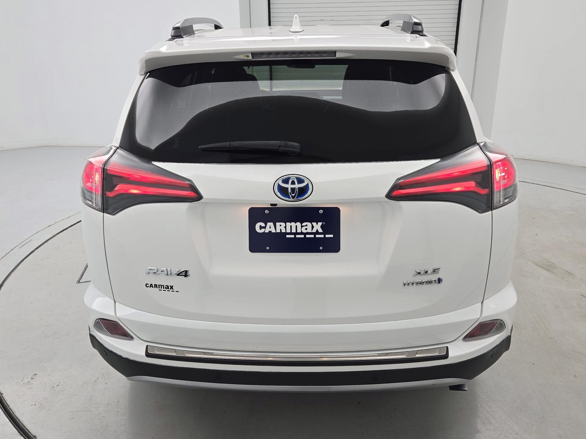 Thumbnail: 2018 Toyota RAV4 - 6