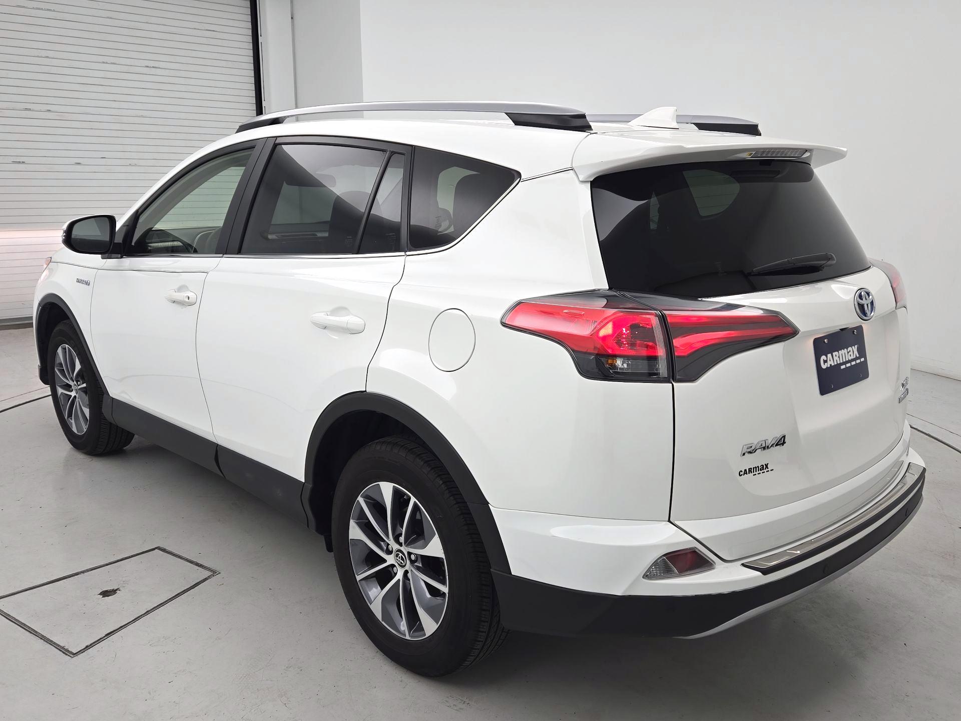 Thumbnail: 2018 Toyota RAV4 - 7