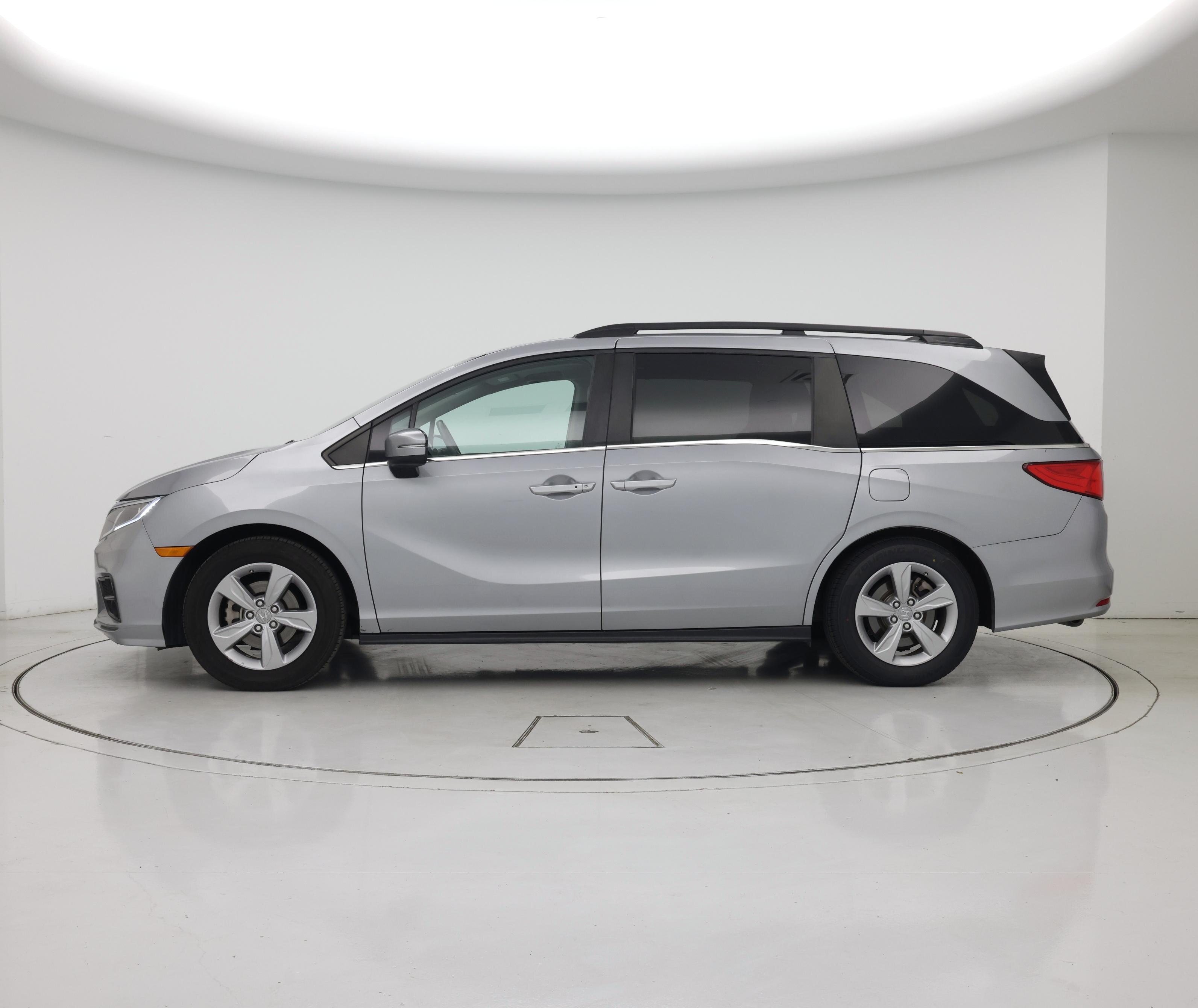 Thumbnail: 2019 Honda Odyssey - 3