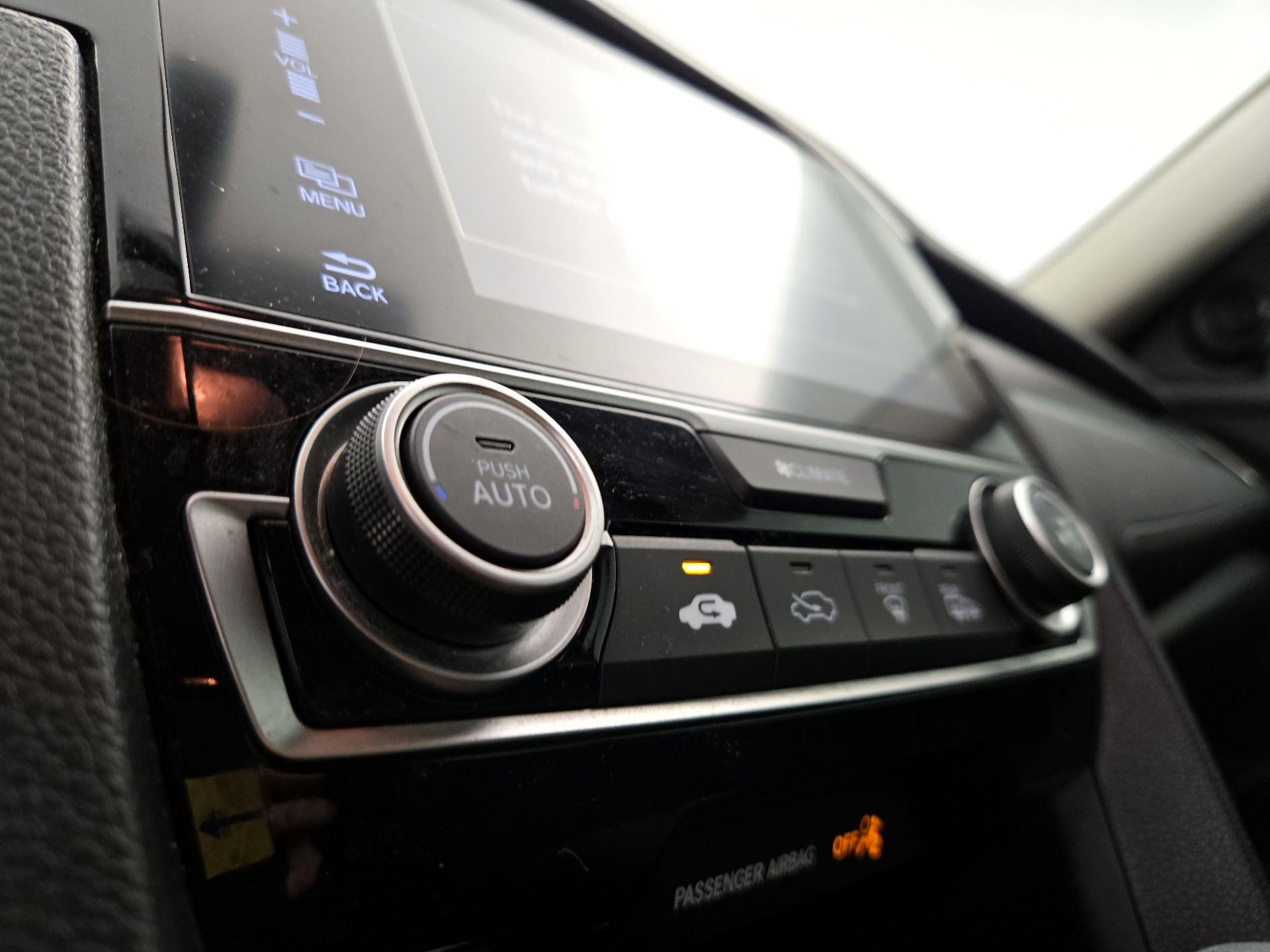 Thumbnail: 2016 Honda Civic - 14