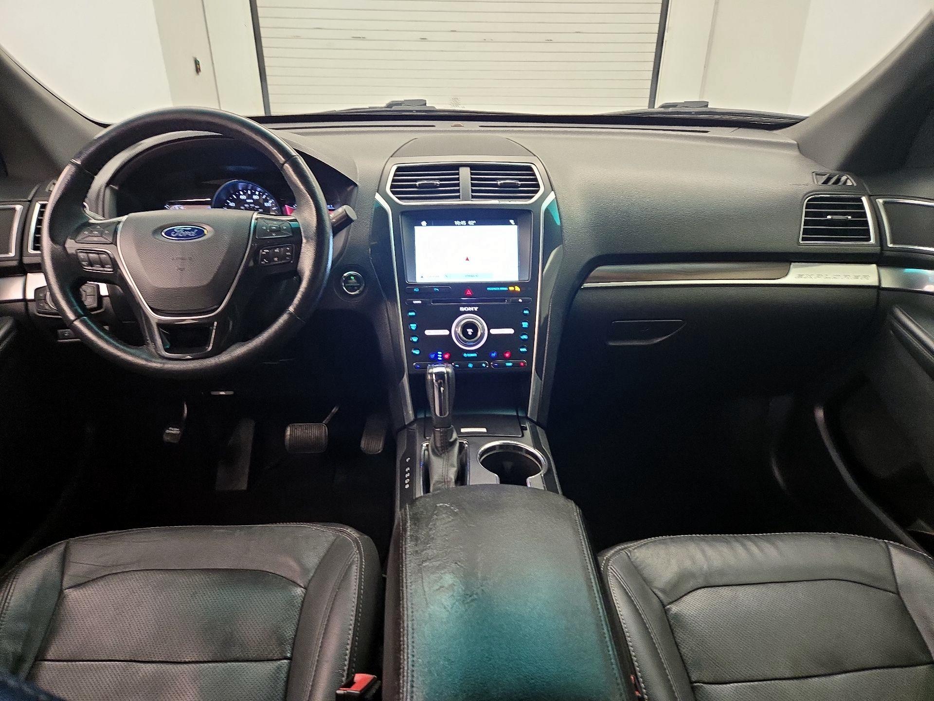 Thumbnail: 2017 Ford Explorer - 9