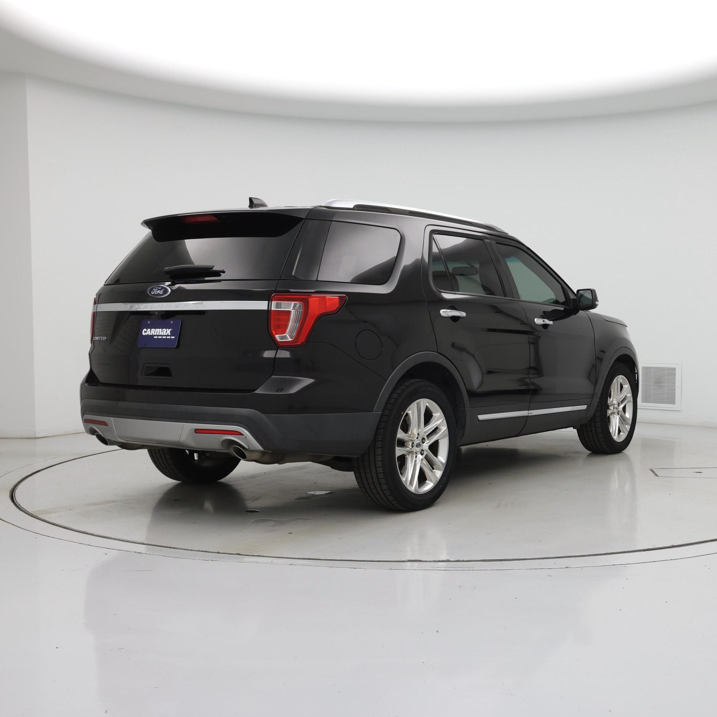Thumbnail: 2017 Ford Explorer - 8