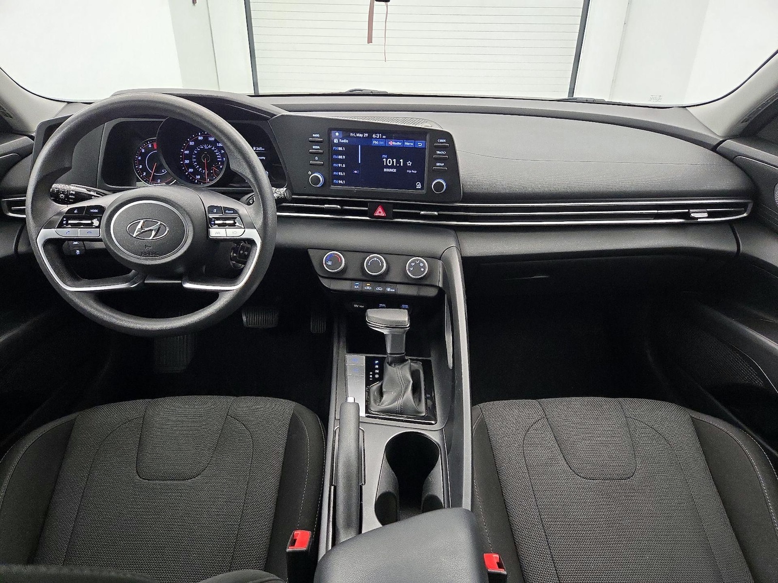 2021 Hyundai Elantra SE - Photo 10