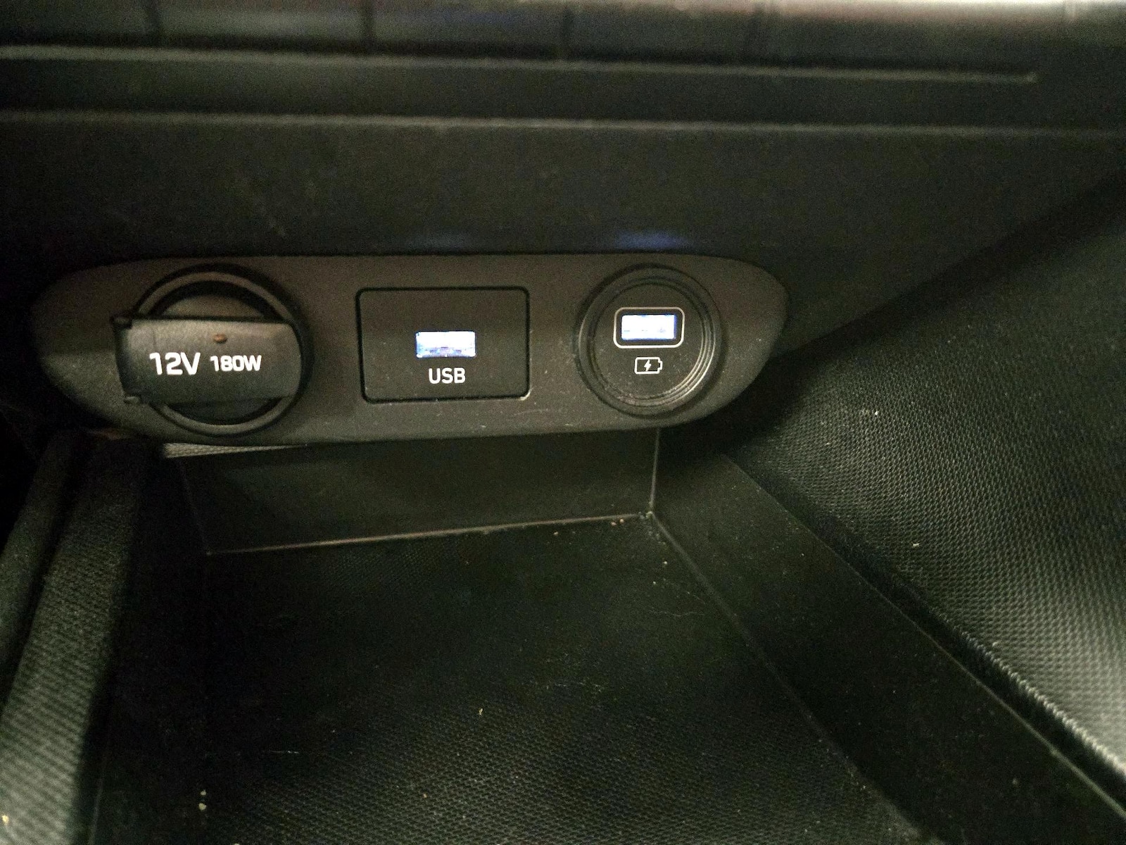 2021 Hyundai Elantra SE - Photo 18