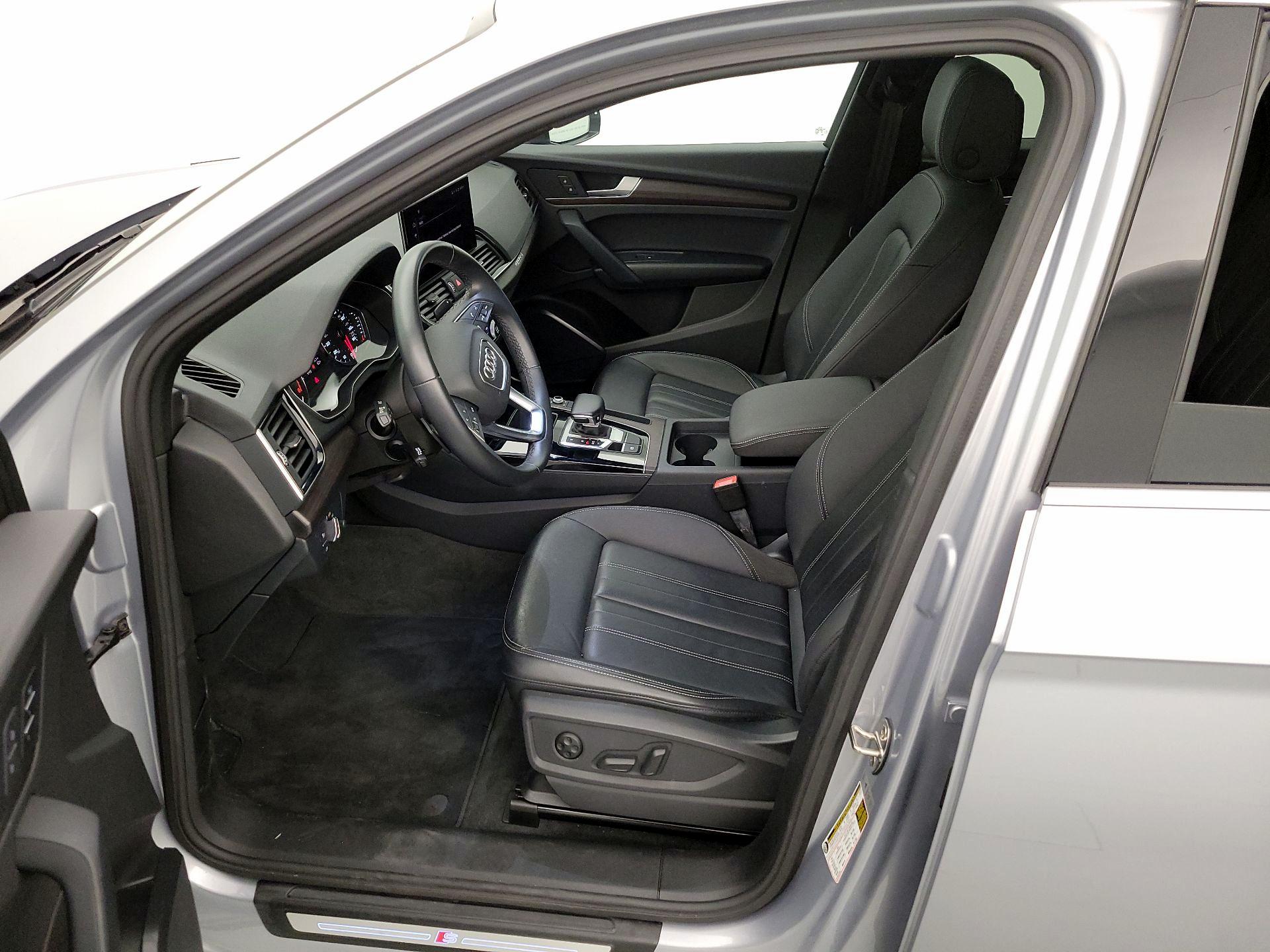 Thumbnail: 2023 Audi Q5 - 11