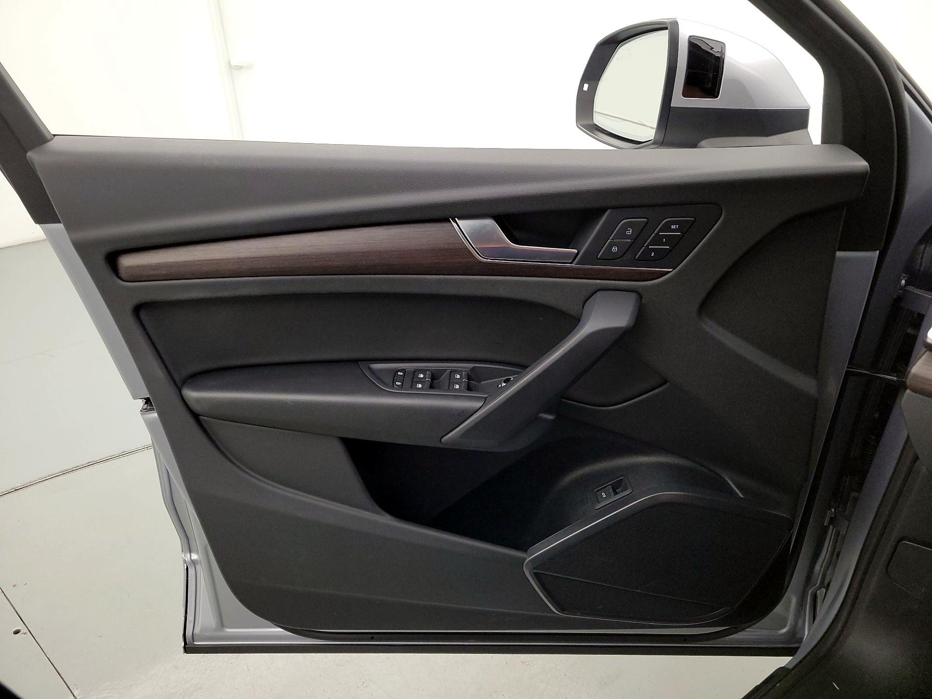 Thumbnail: 2023 Audi Q5 - 12