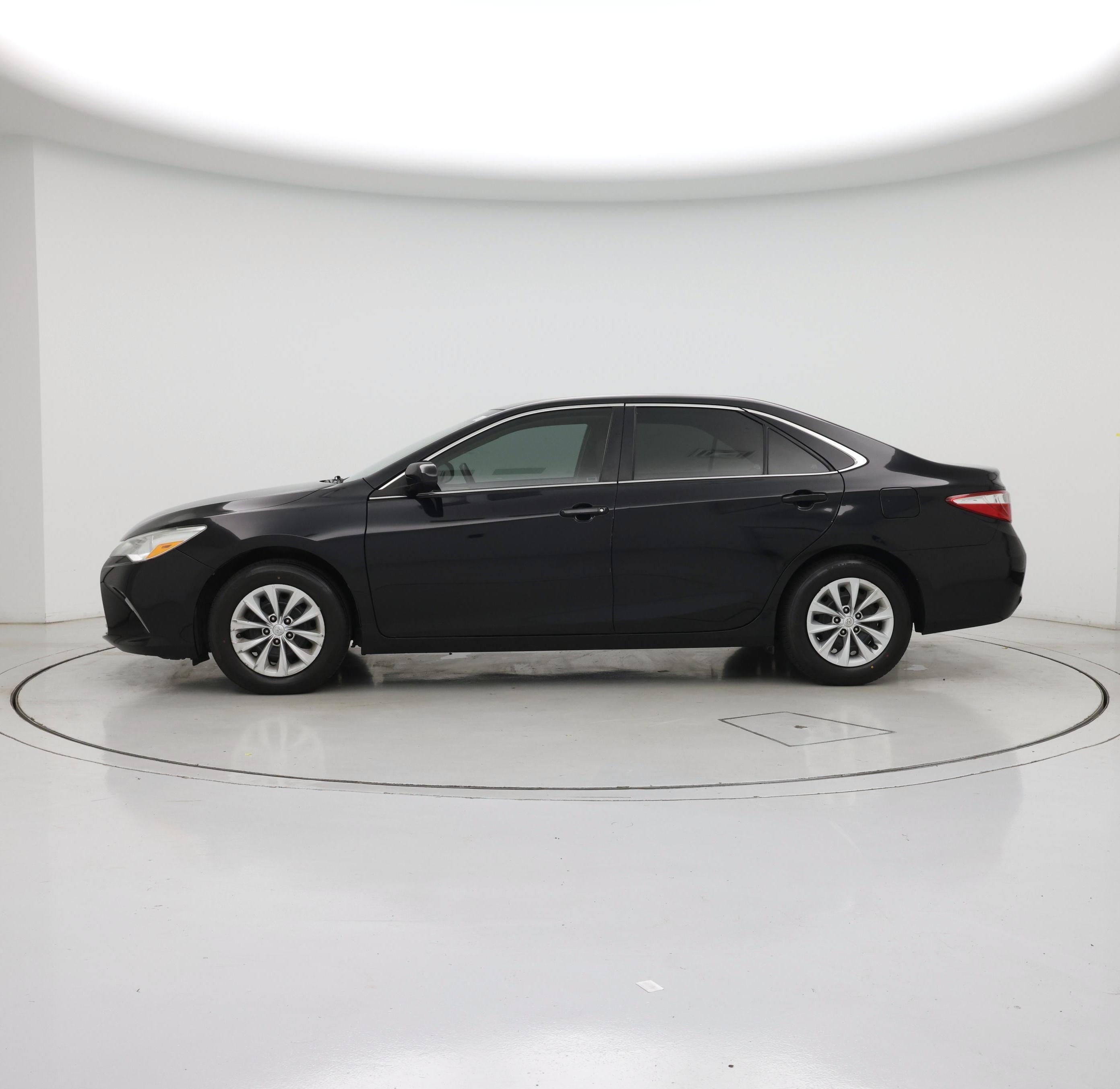 Thumbnail: 2017 Toyota Camry - 3