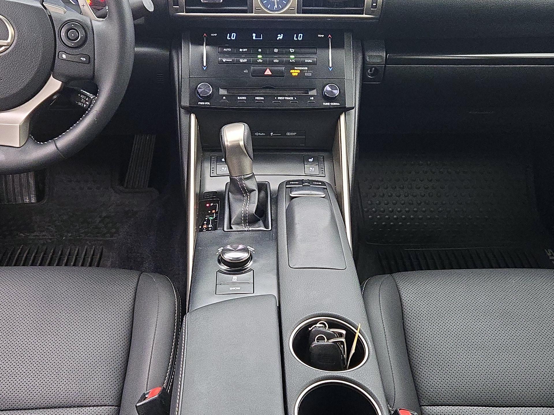 Thumbnail: 2014 Lexus IS - 16