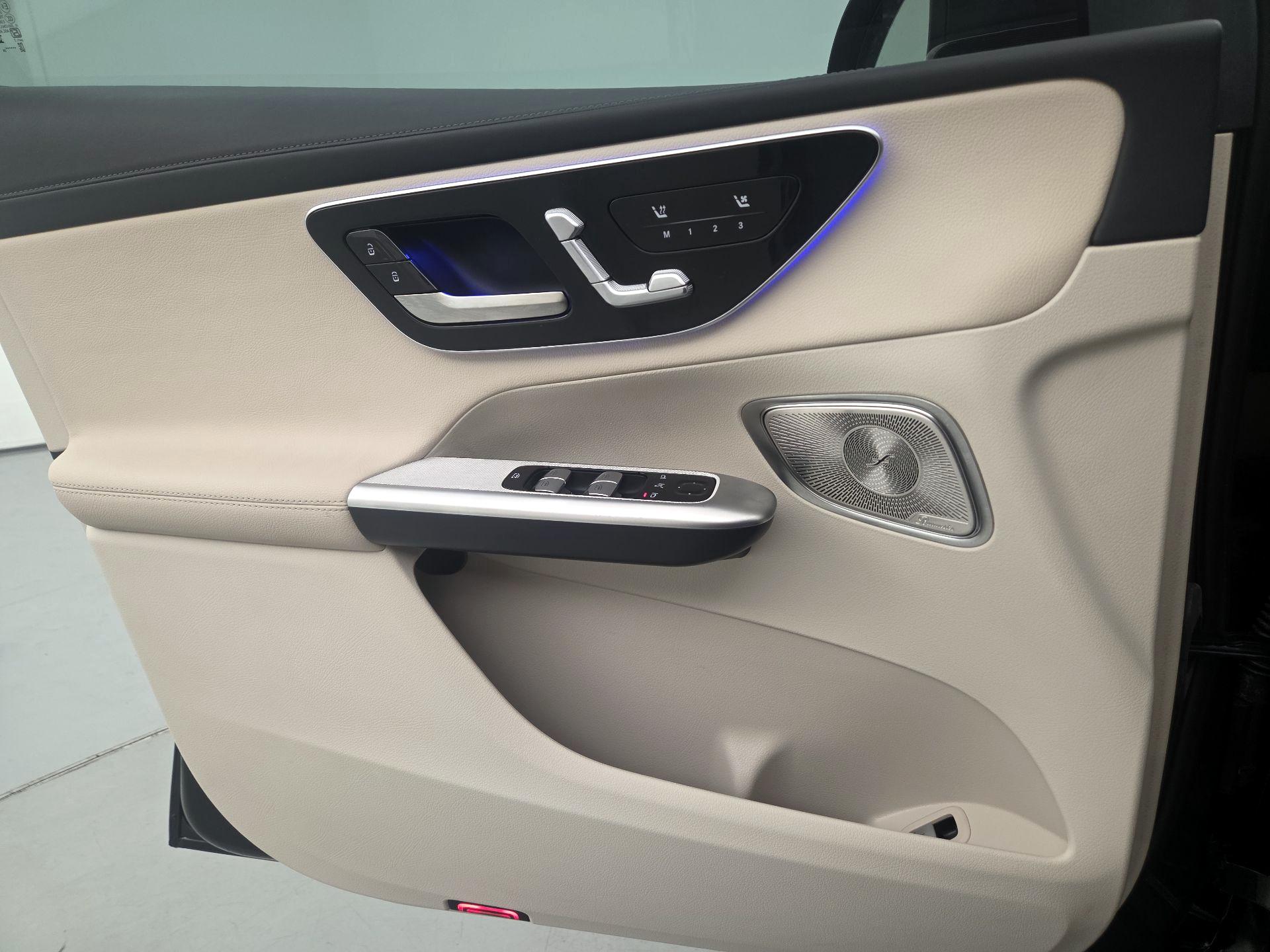 Thumbnail: 2024 Mercedes-Benz GLC - 12
