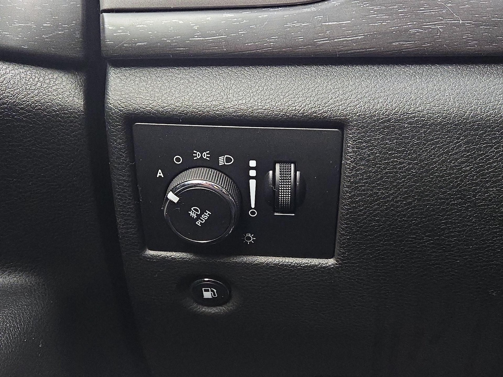 2018 Jeep Grand Cherokee Altitude - Photo 14