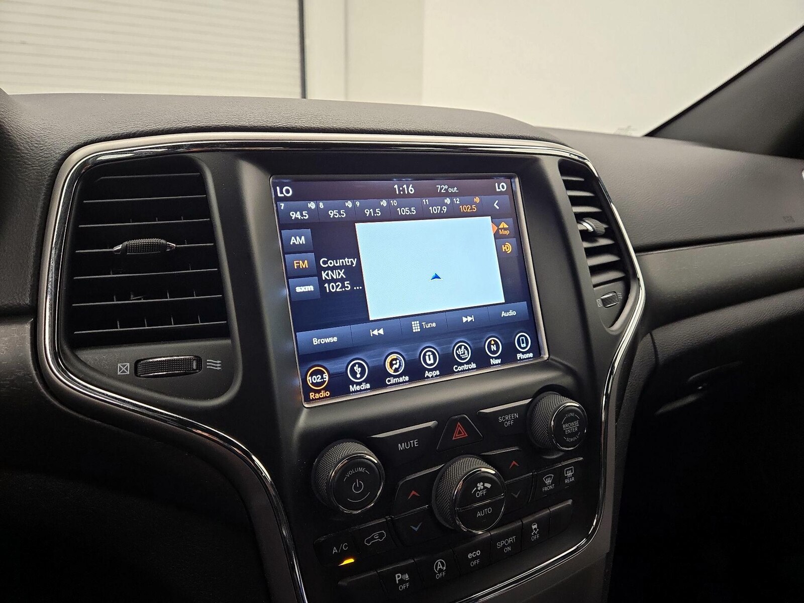 2018 Jeep Grand Cherokee Altitude - Photo 17