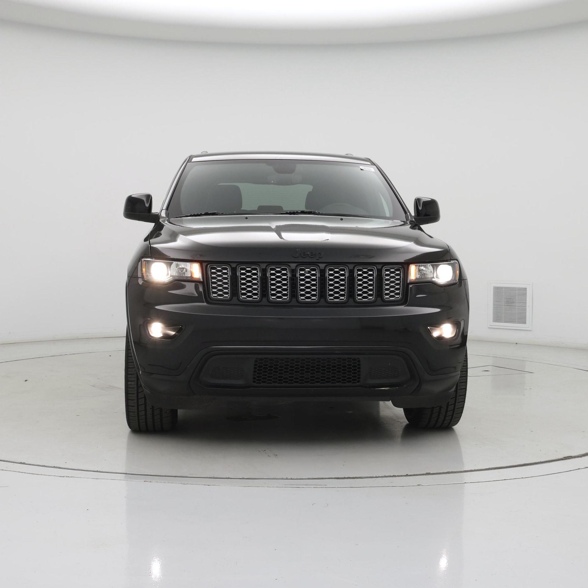 Thumbnail: 2018 Jeep Grand Cherokee - 5