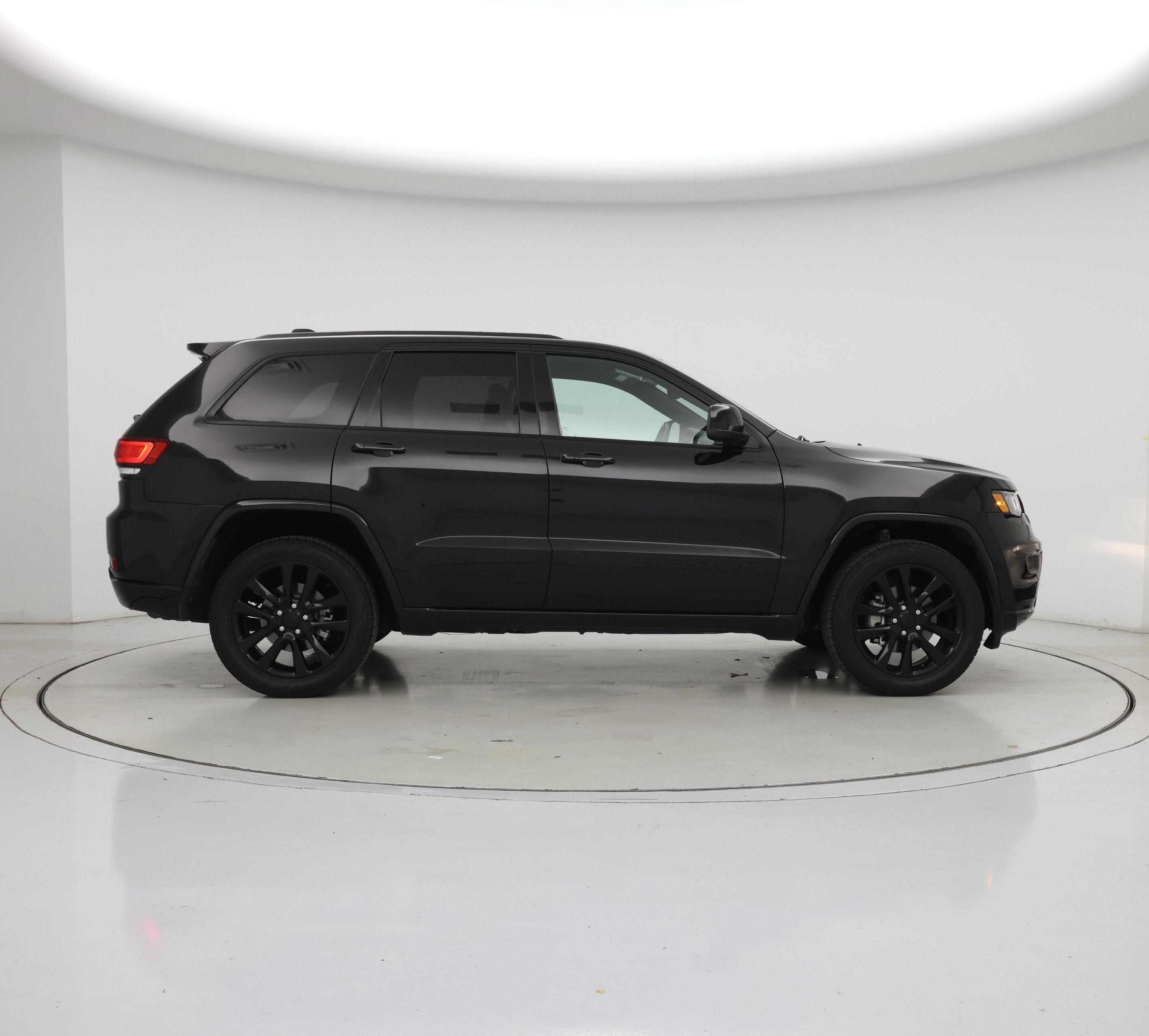 Thumbnail: 2018 Jeep Grand Cherokee - 7