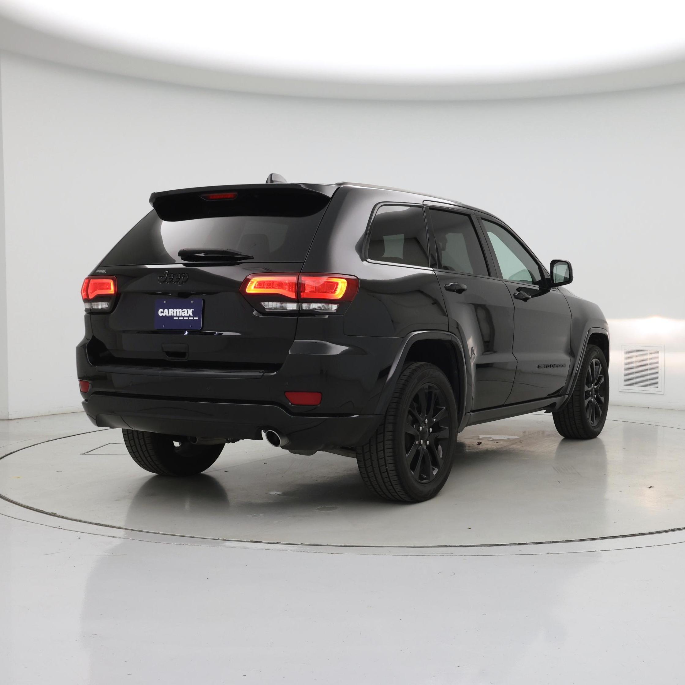 Thumbnail: 2018 Jeep Grand Cherokee - 8