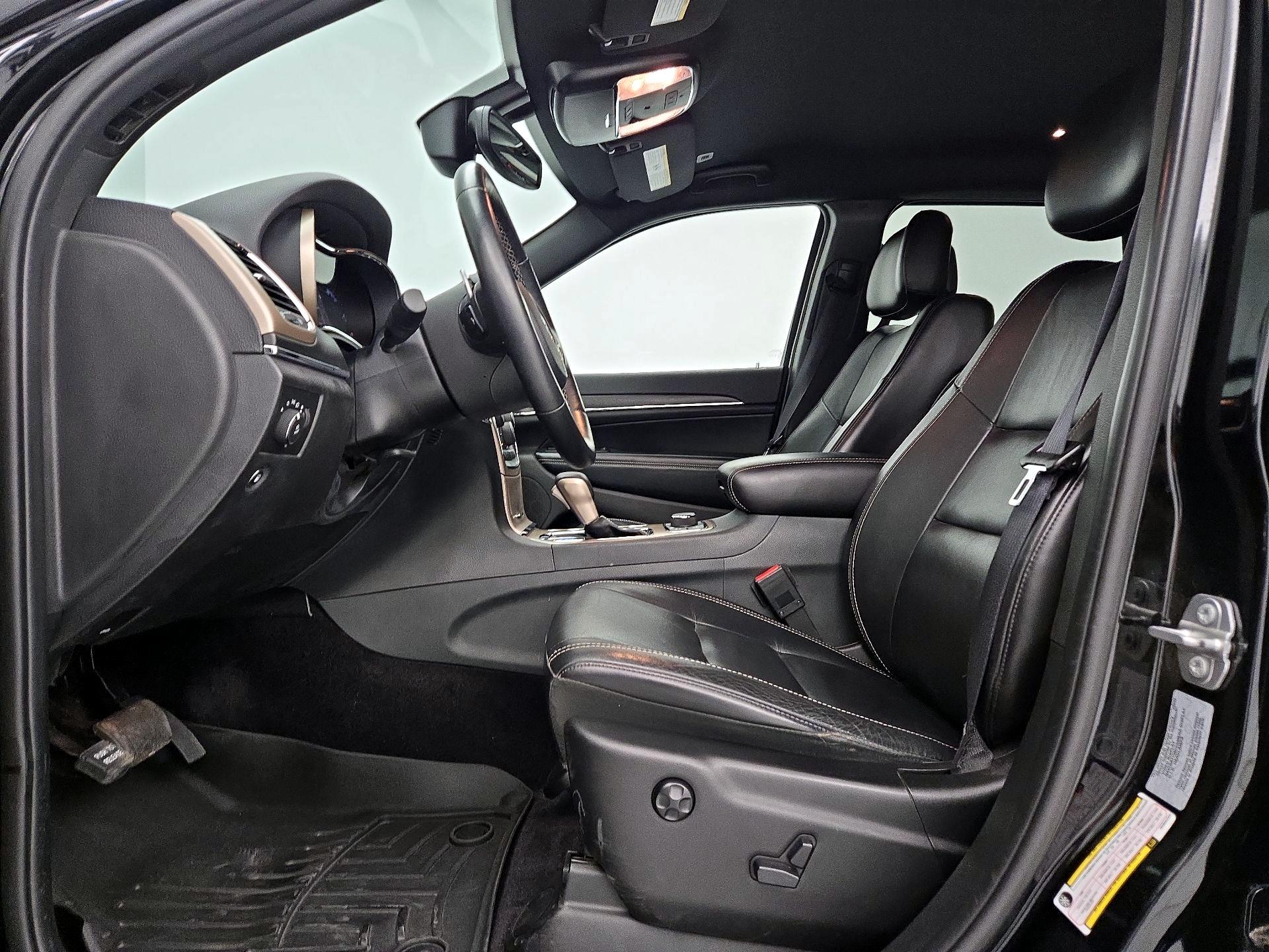 Thumbnail: 2017 Jeep Grand Cherokee - 9