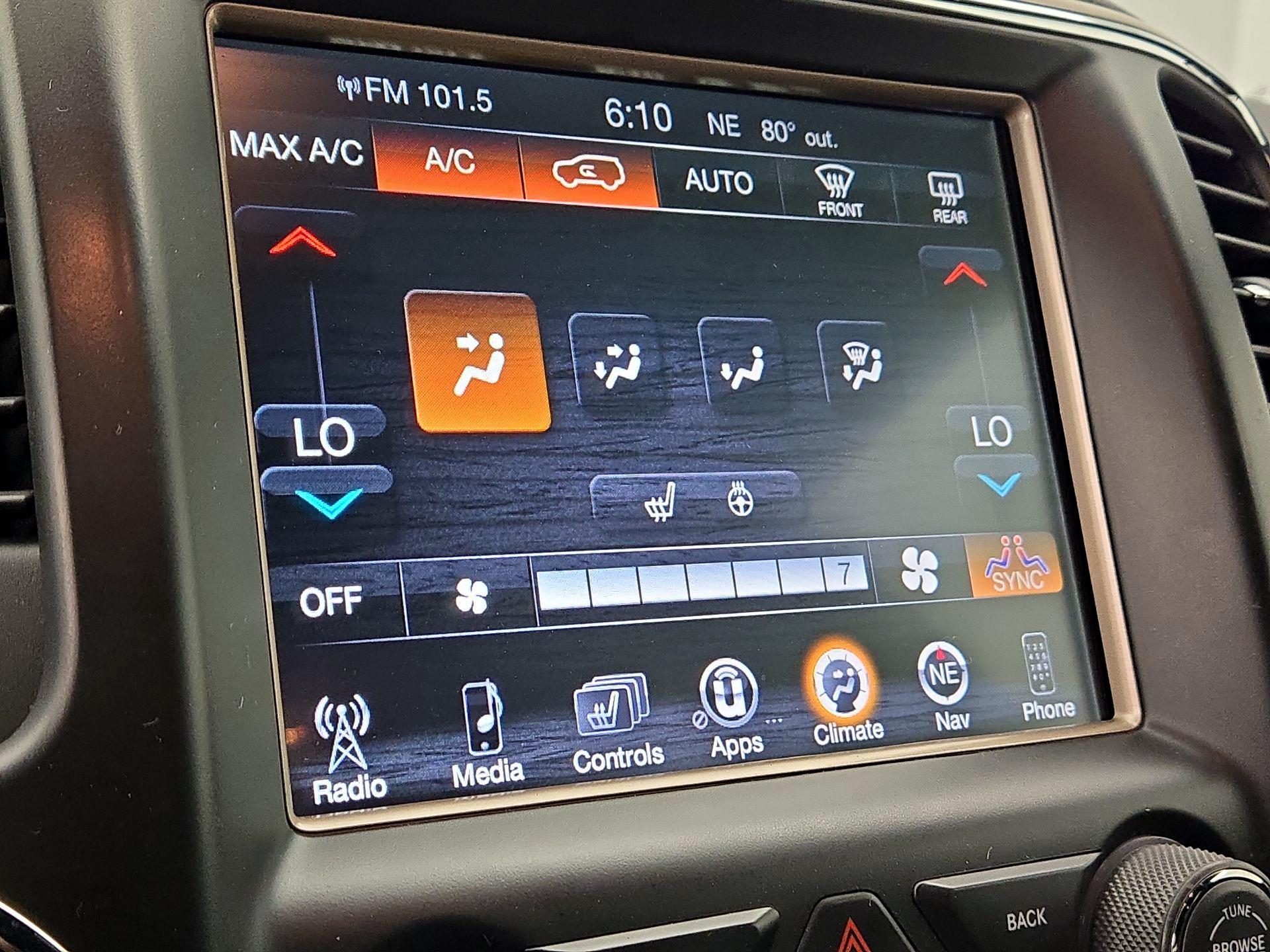 Thumbnail: 2017 Jeep Grand Cherokee - 15