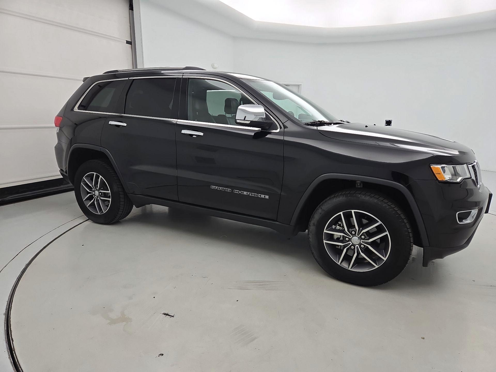 Thumbnail: 2017 Jeep Grand Cherokee - 4