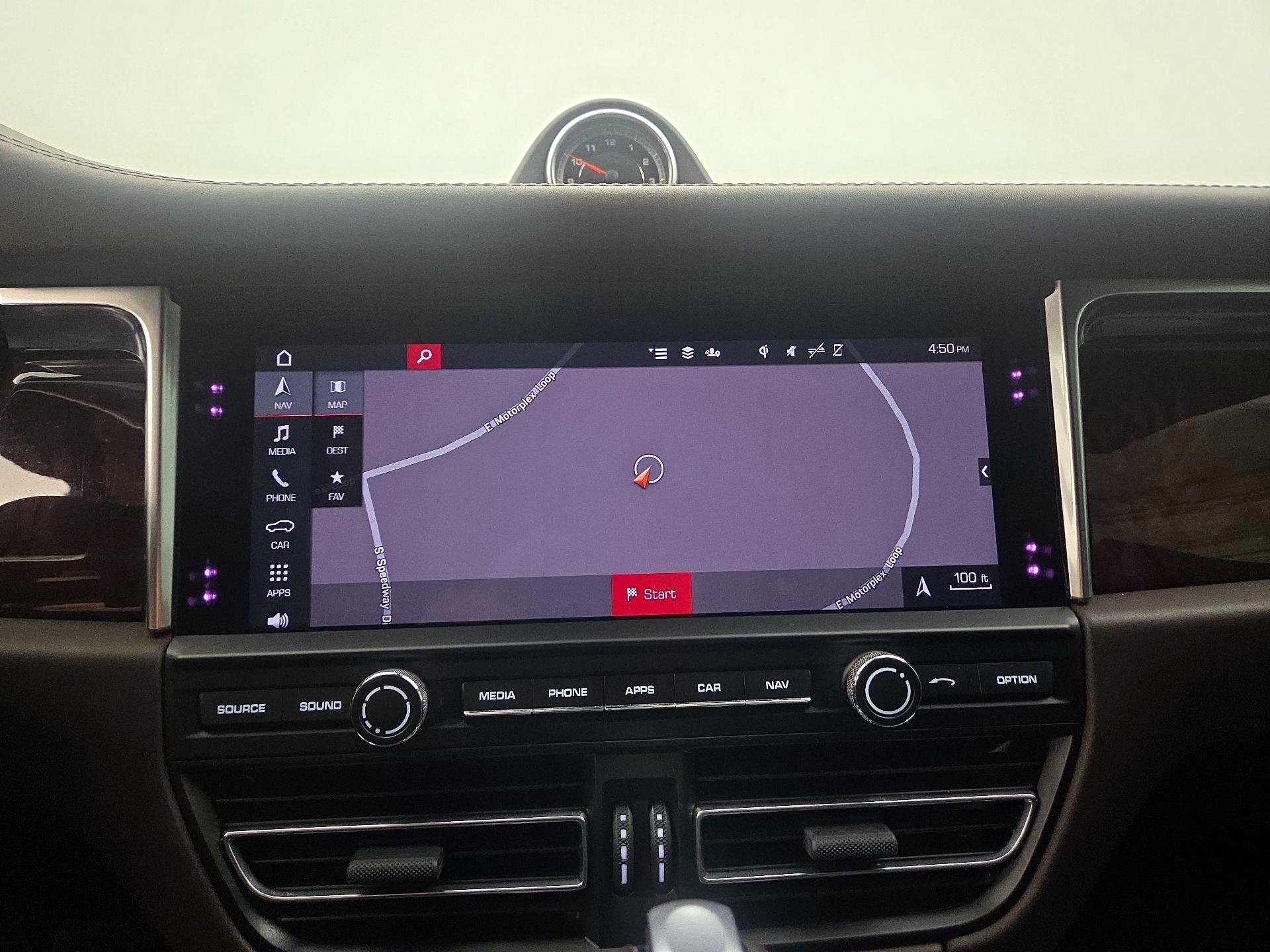 Thumbnail: 2020 Porsche Macan - 14