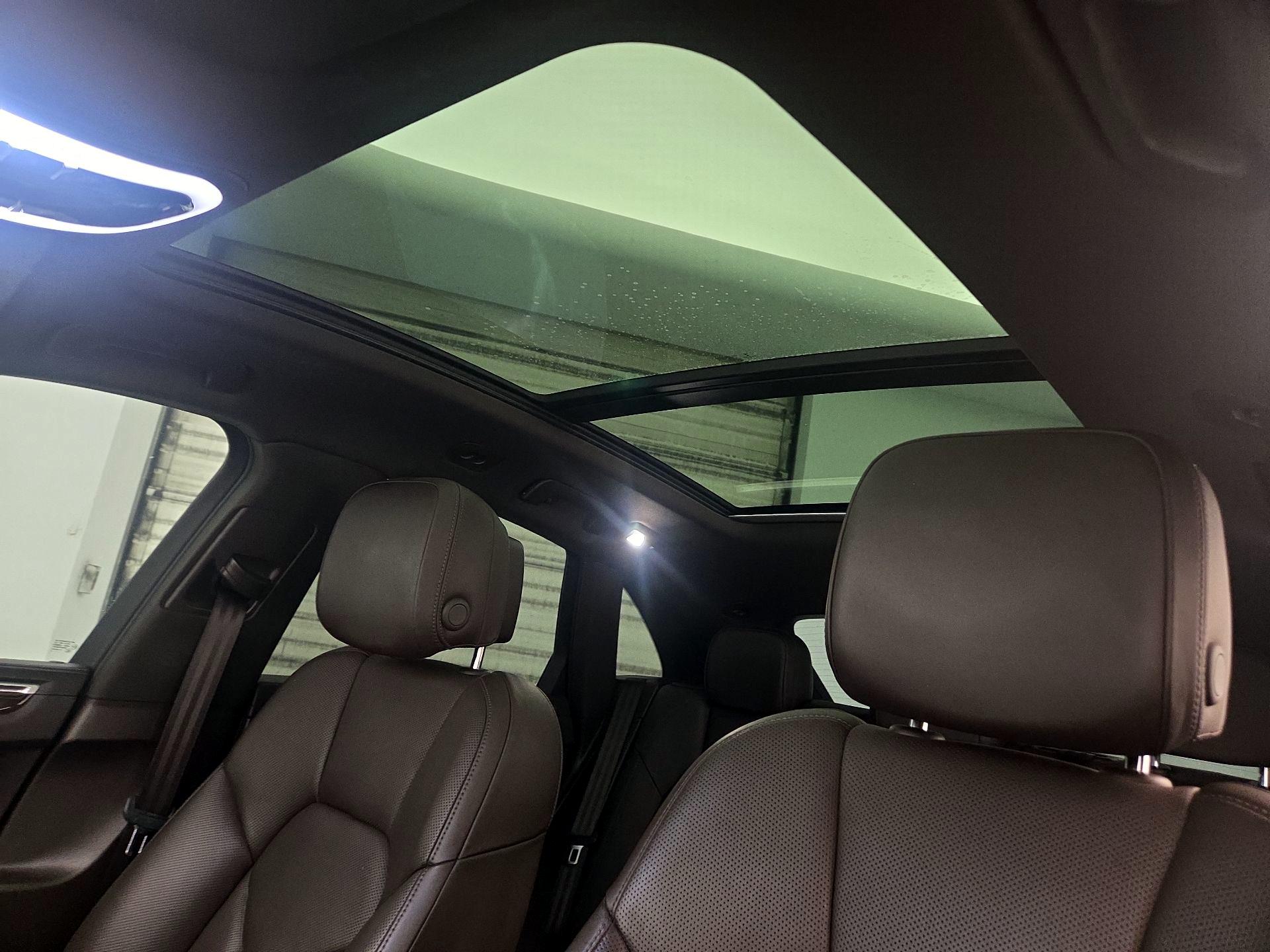 Thumbnail: 2020 Porsche Macan - 20