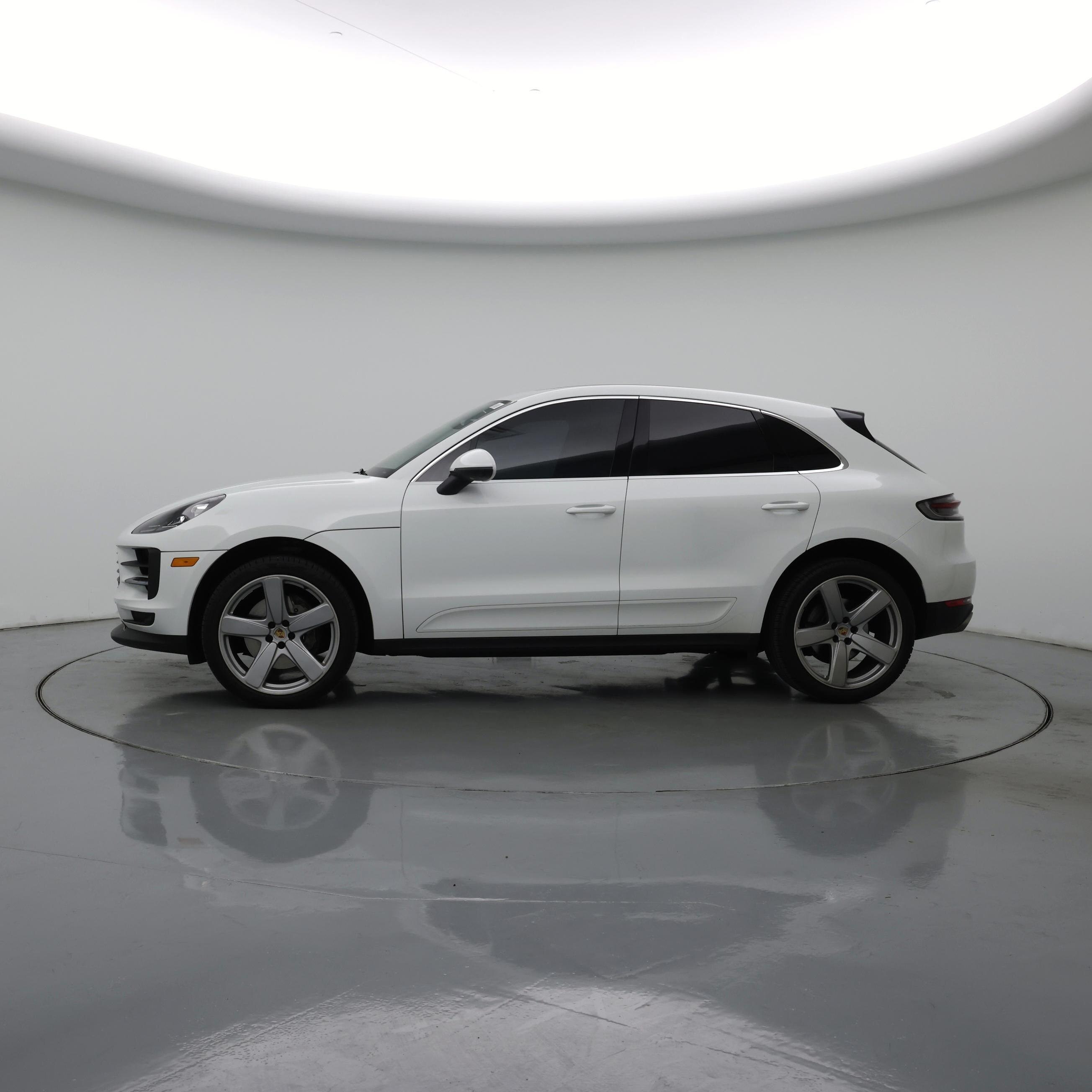 Thumbnail: 2020 Porsche Macan - 3