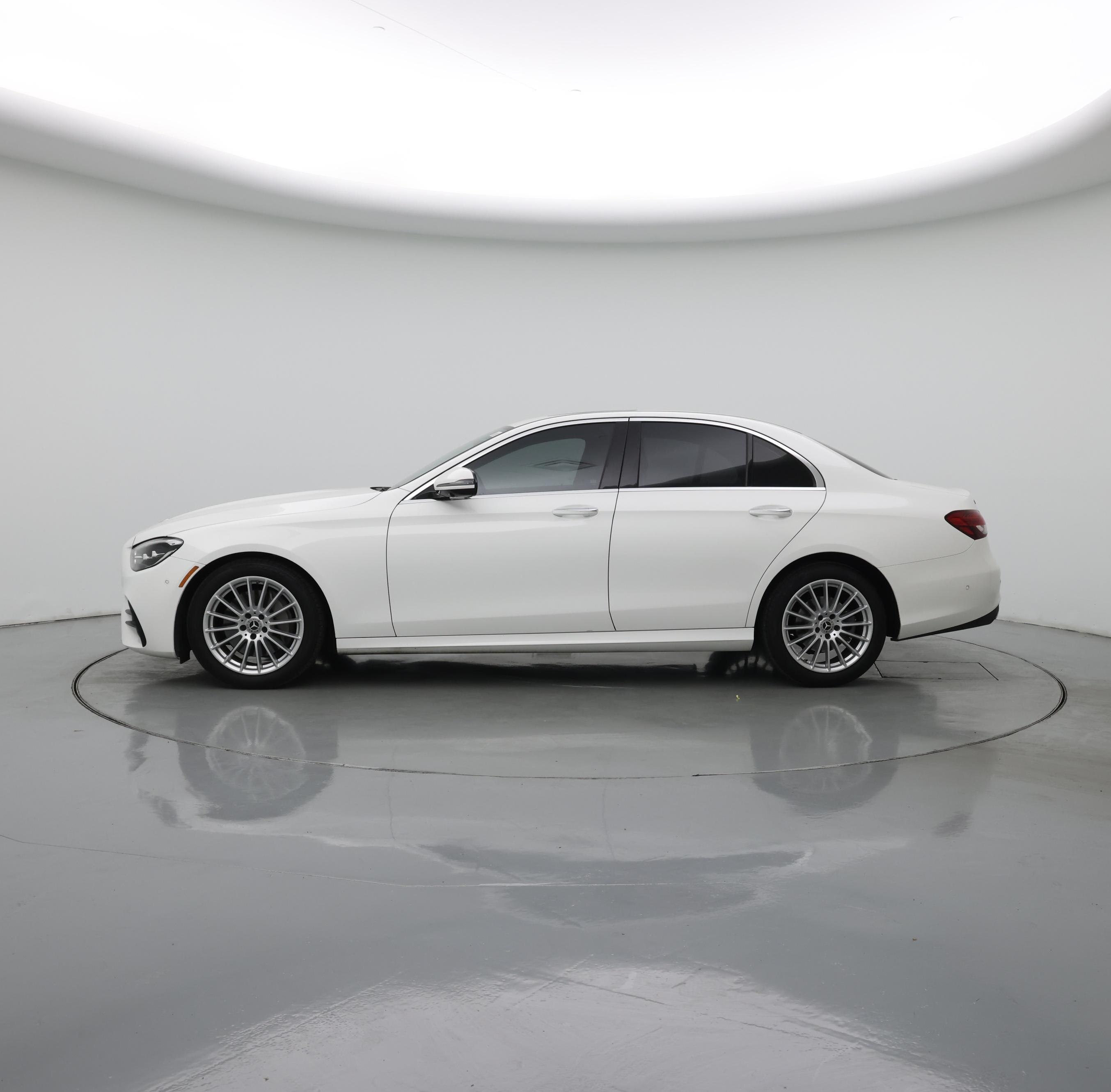 Thumbnail: 2022 Mercedes-Benz E-Class - 3