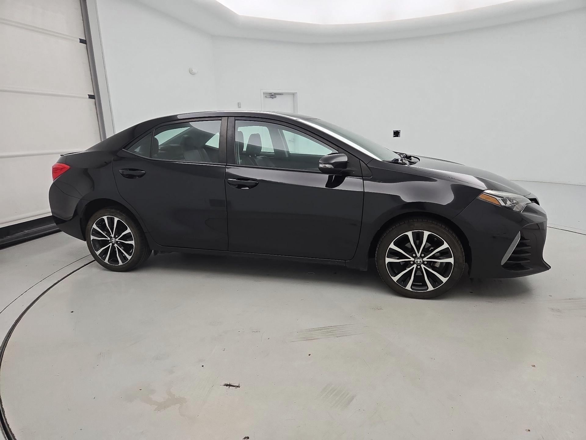 Thumbnail: 2017 Toyota Corolla - 4