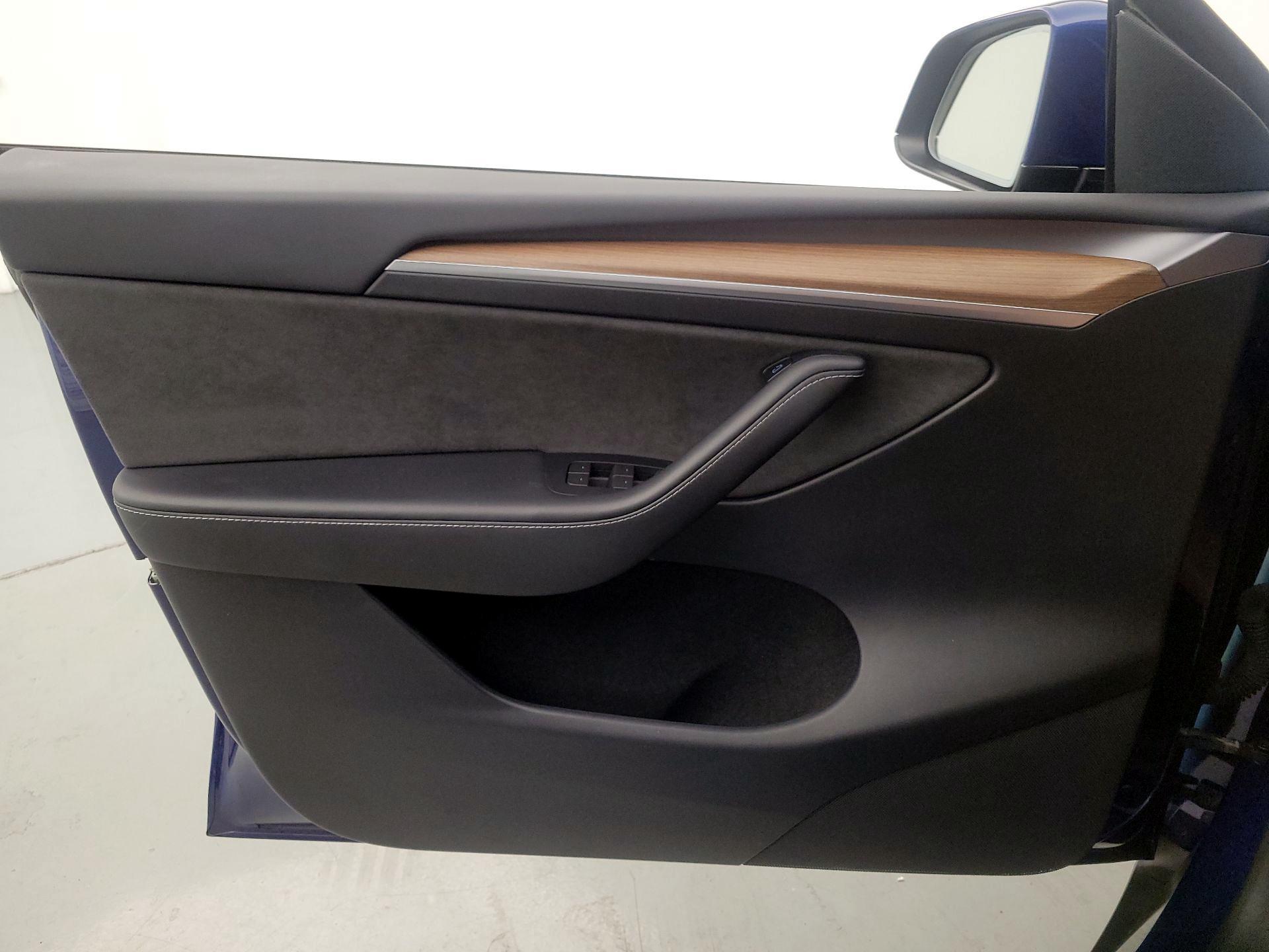 Thumbnail: 2023 Tesla Model Y - 12
