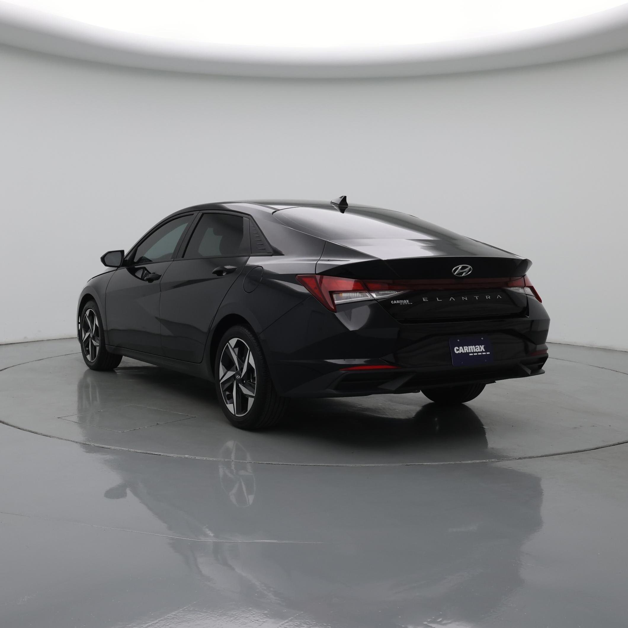 Thumbnail: 2023 Hyundai Elantra - 2