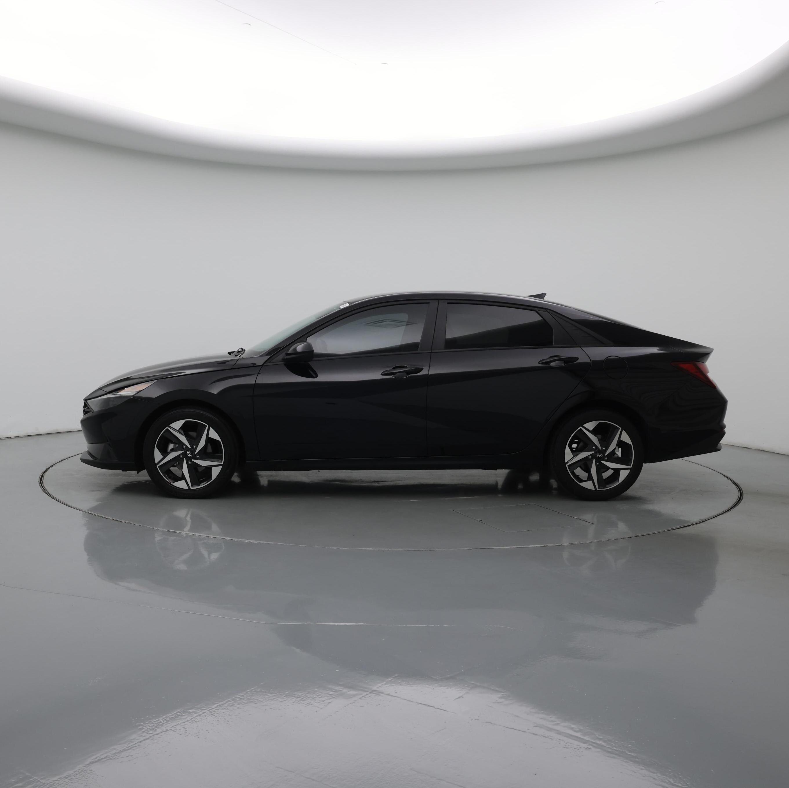 Thumbnail: 2023 Hyundai Elantra - 3