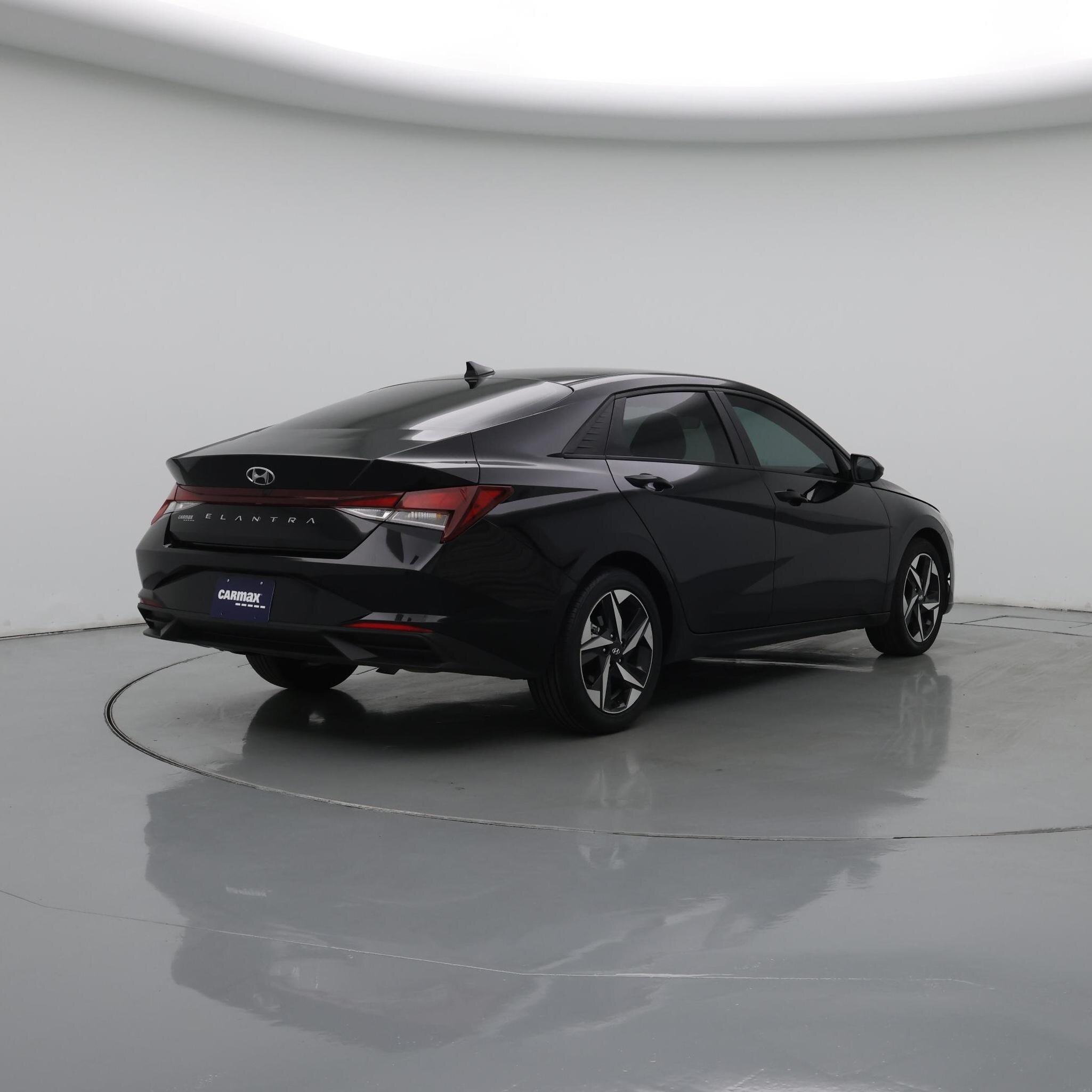 Thumbnail: 2023 Hyundai Elantra - 8