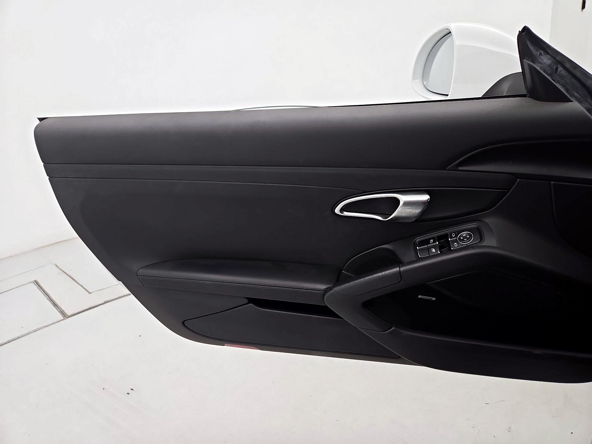 Thumbnail: 2015 Porsche Boxster - 12