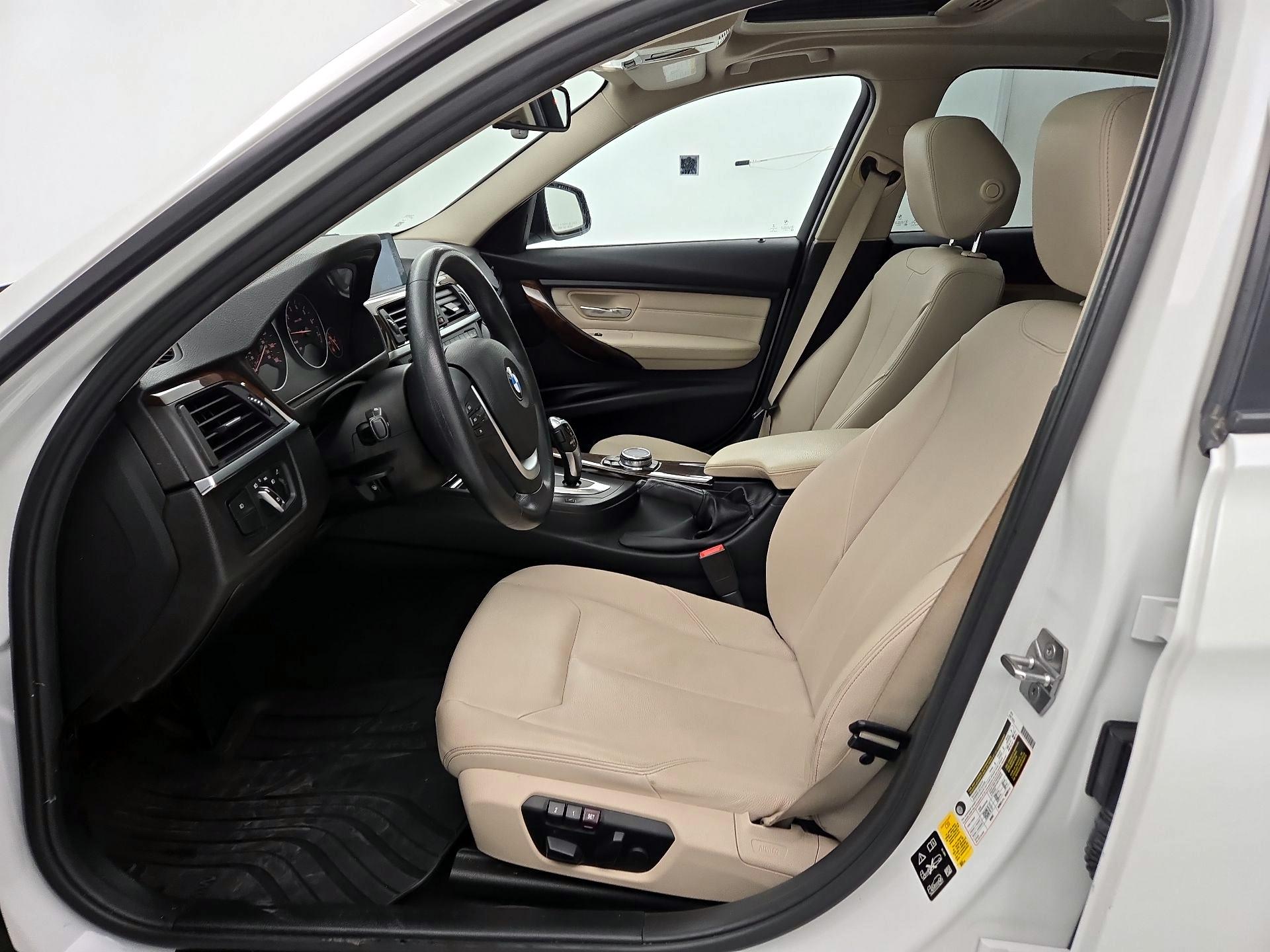 Thumbnail: 2015 BMW 3 Series - 9