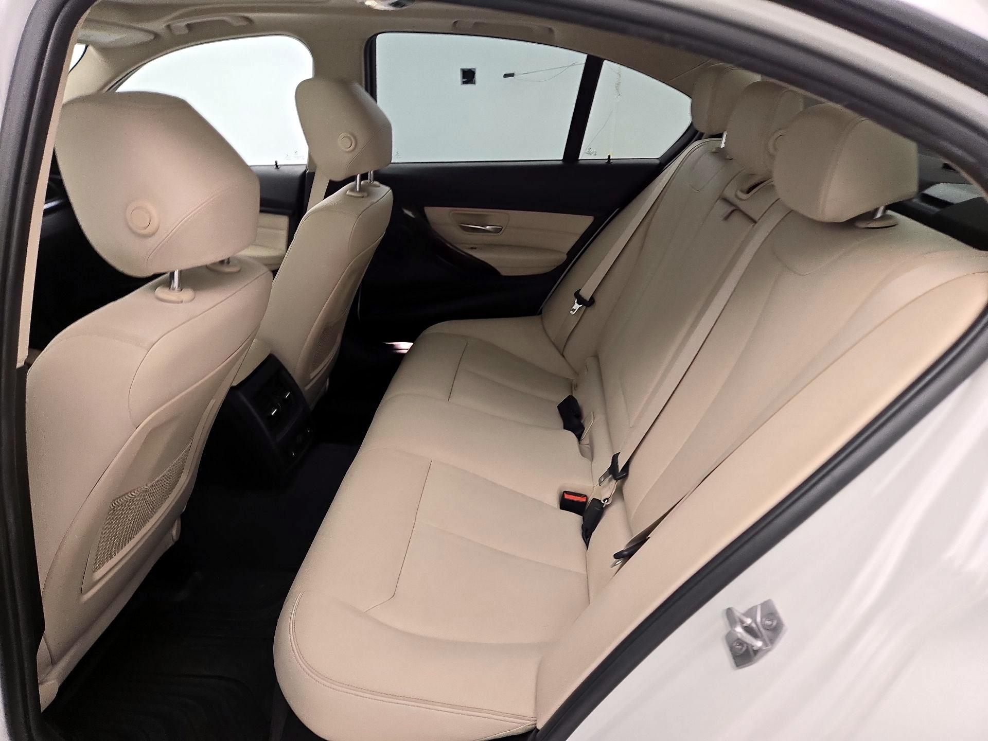 Thumbnail: 2015 BMW 3 Series - 19
