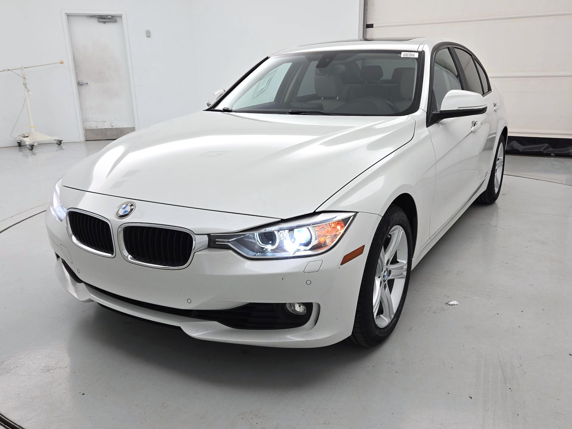 Thumbnail: 2015 BMW 3 Series - 3
