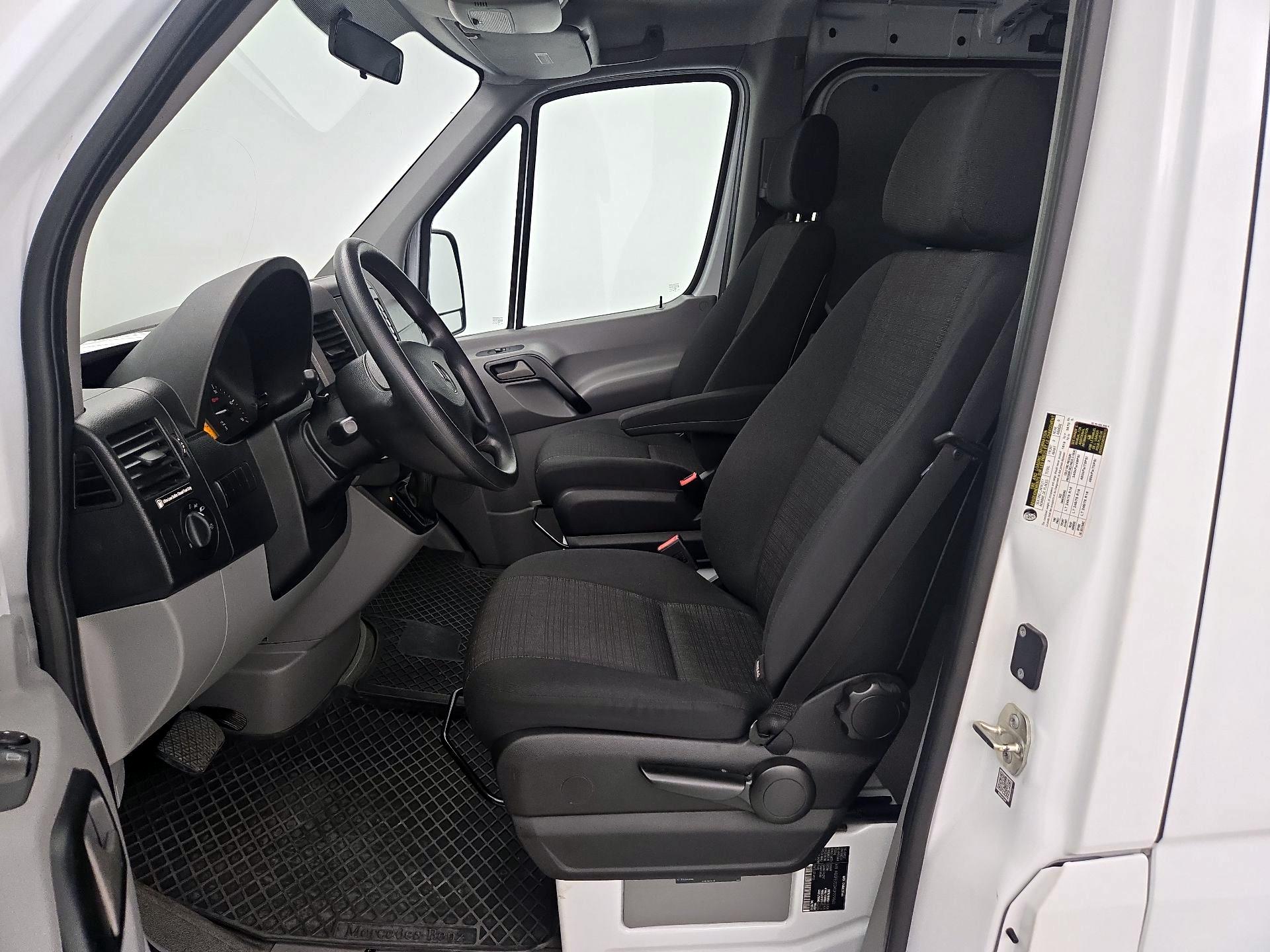 Thumbnail: 2016 Mercedes-Benz Sprinter - 11