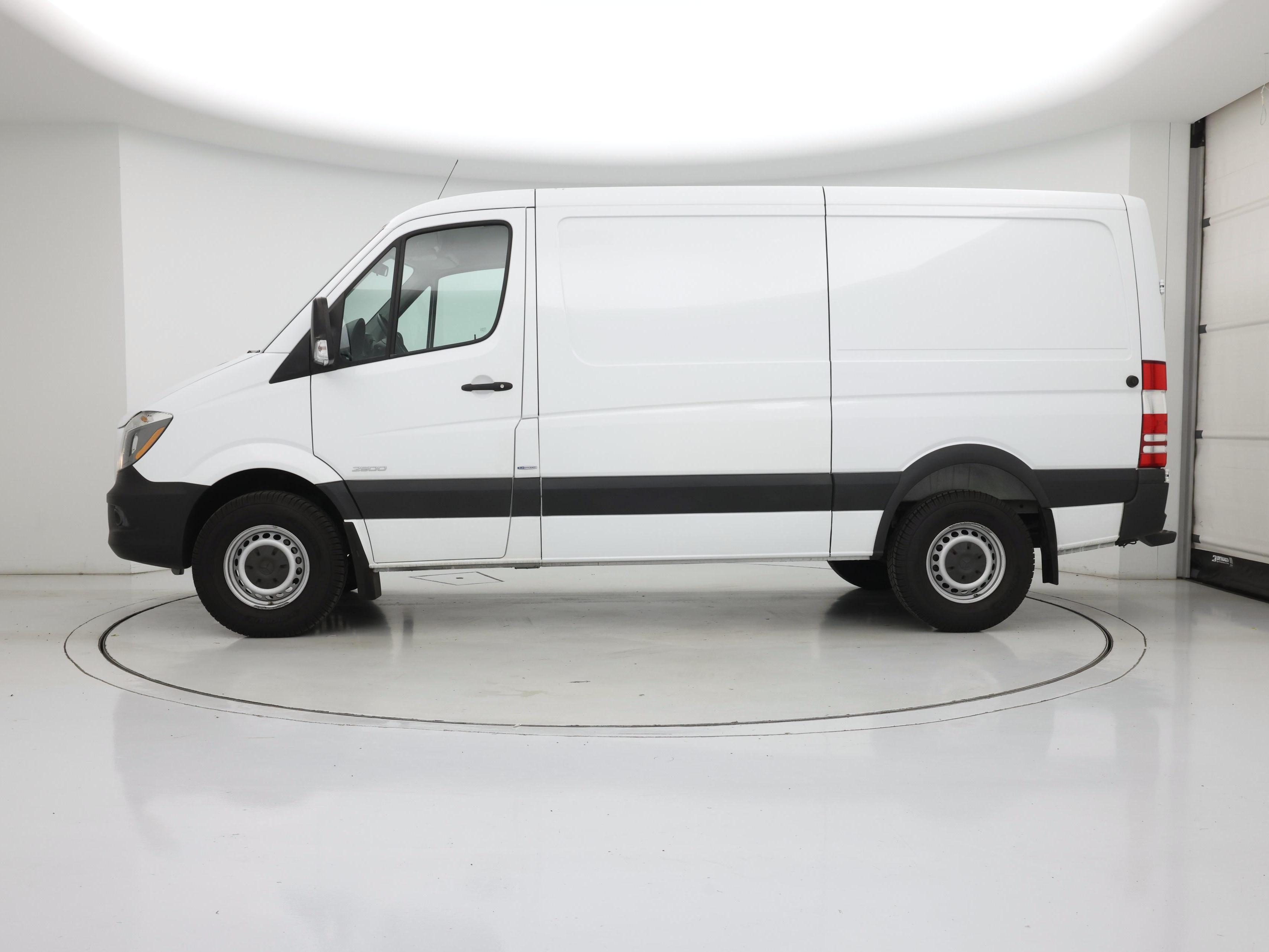 Thumbnail: 2016 Mercedes-Benz Sprinter - 3