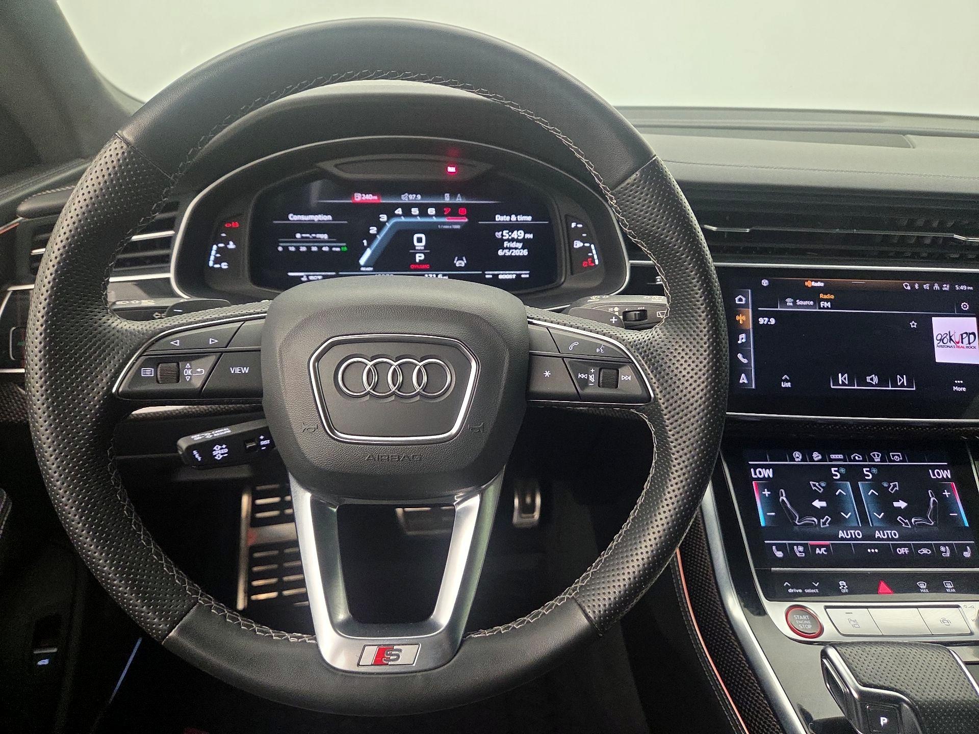 Thumbnail: 2022 Audi SQ8 - 10