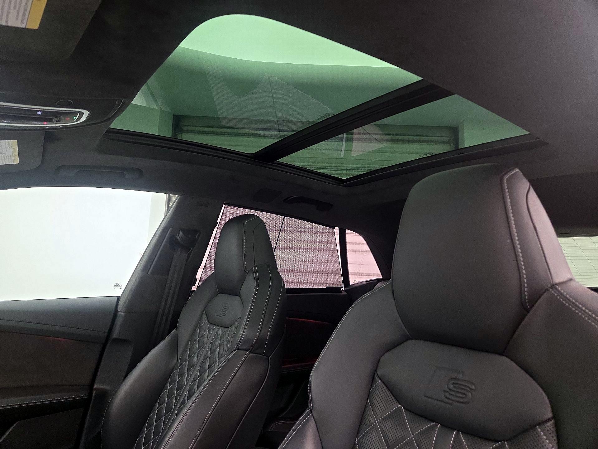 Thumbnail: 2022 Audi SQ8 - 20
