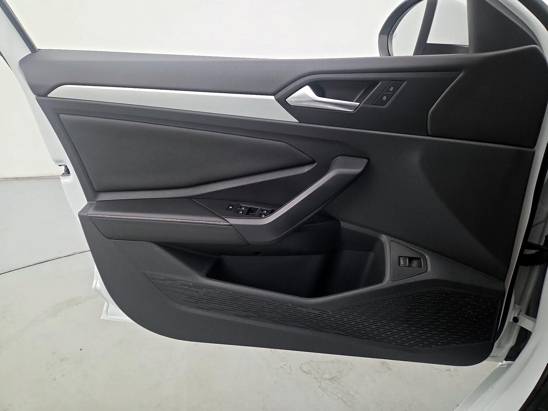 Thumbnail: 2025 Volkswagen Jetta - 12